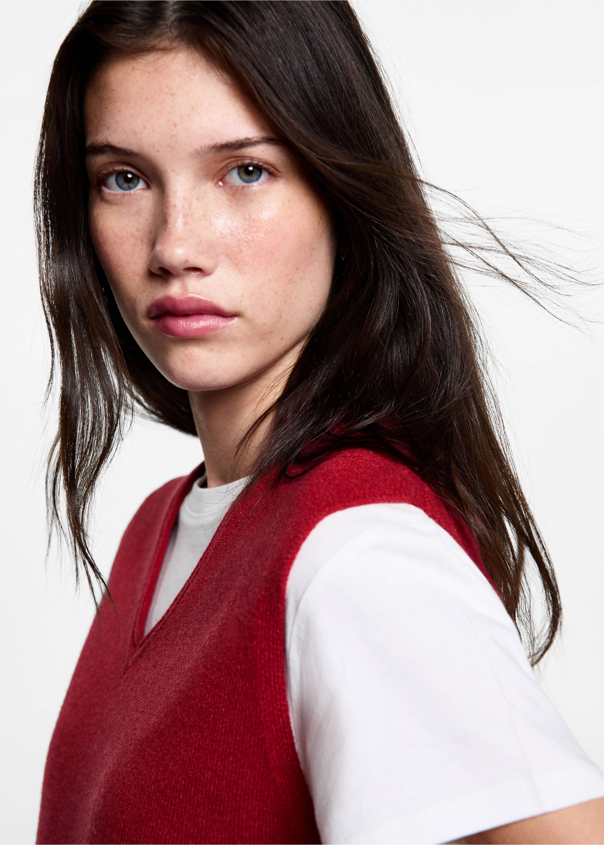 Chaleco punto cuello pico - Detalle del artículo 1, Rojo. Ref: 77095983-00.