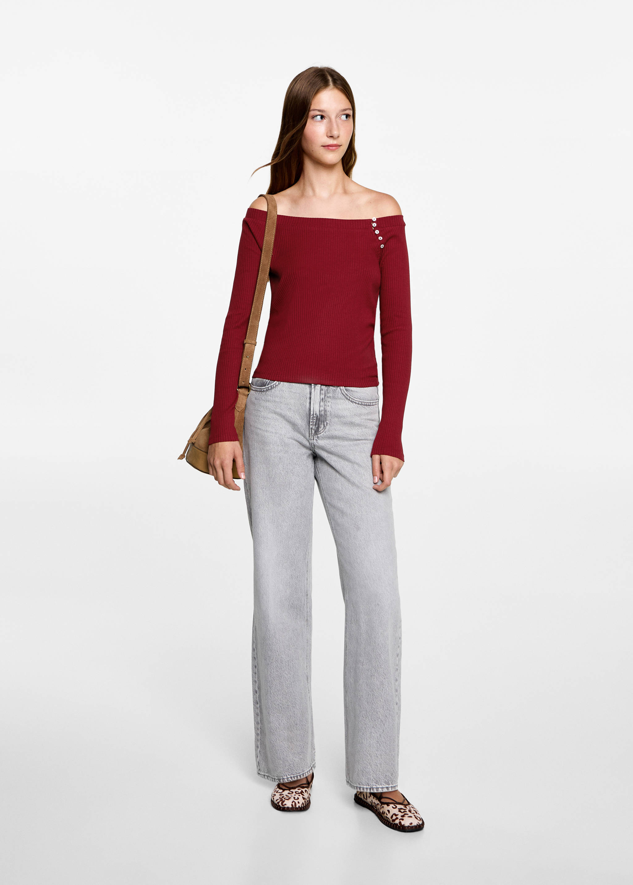 T-shirt épaules dénudées - Plan général