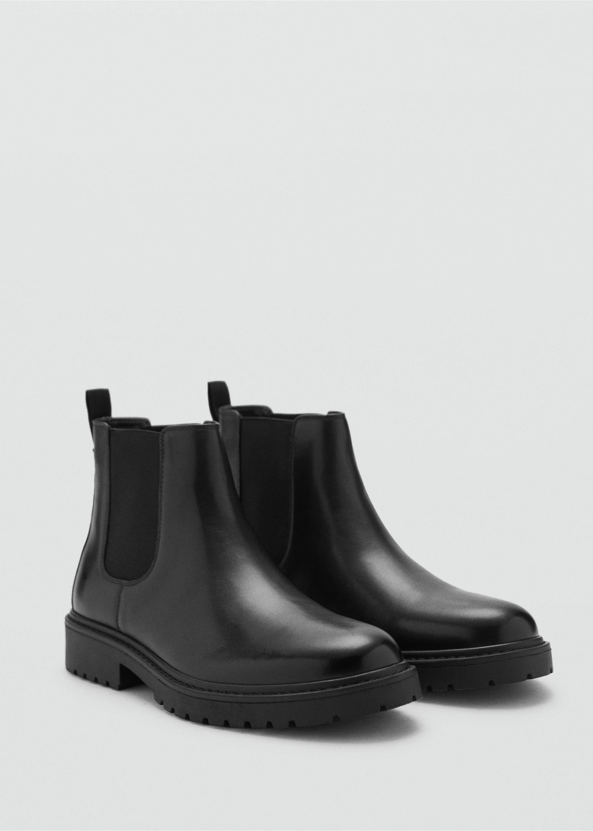 Chelsea leather ankle boots with track sole - Medium plane, Black. Ref: 77095986-00.