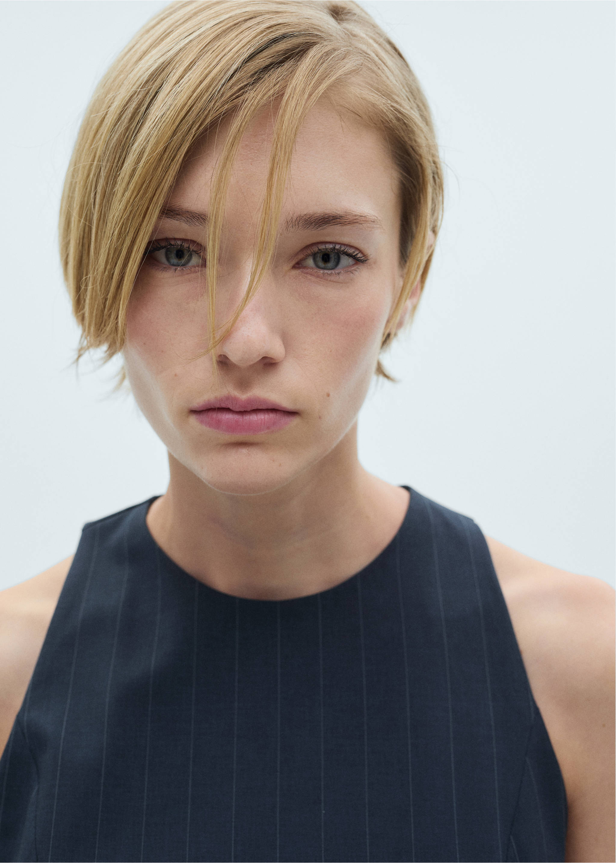 Short pinstripe dress - Details of the article 1, Dark Navy. Ref: 77095997-00.