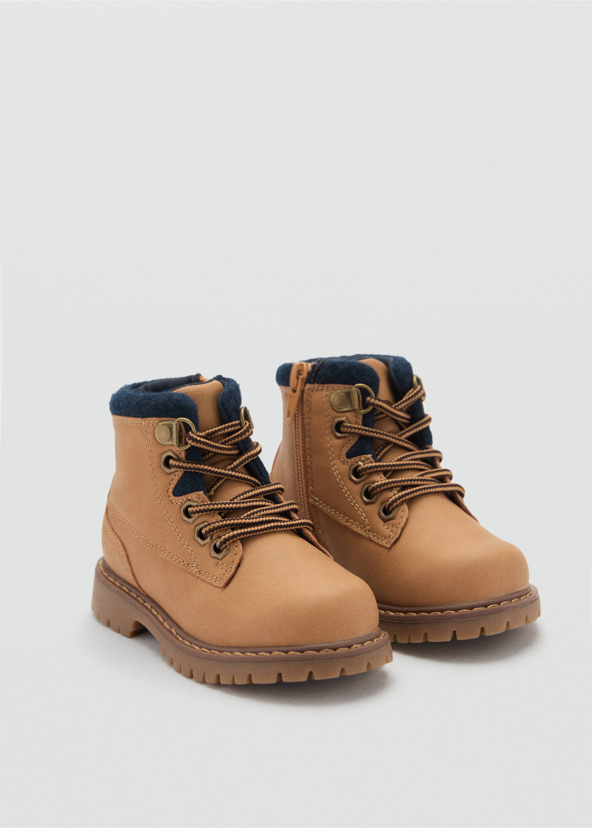 Lace-up mountain boots - Medium plane, Medium Brown. Ref: 77096334-00.