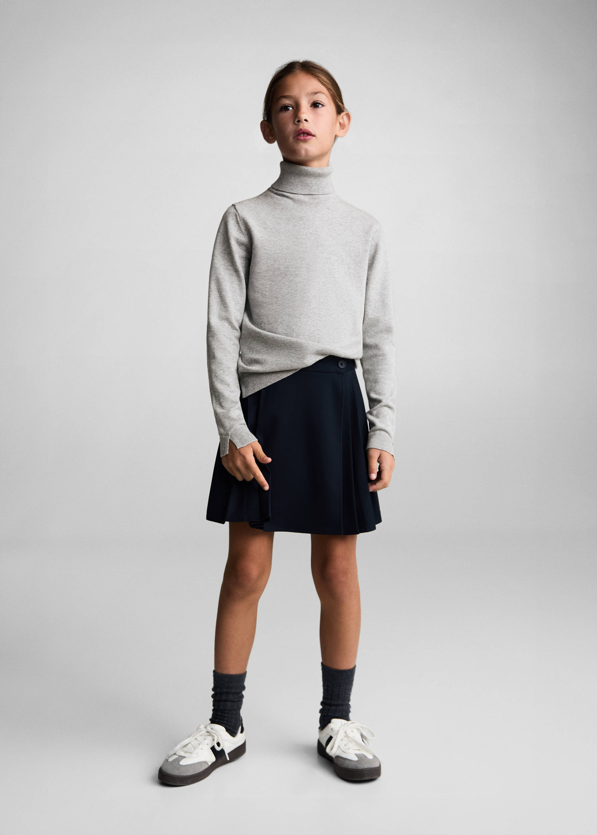 Turtleneck knitted sweater - General plane