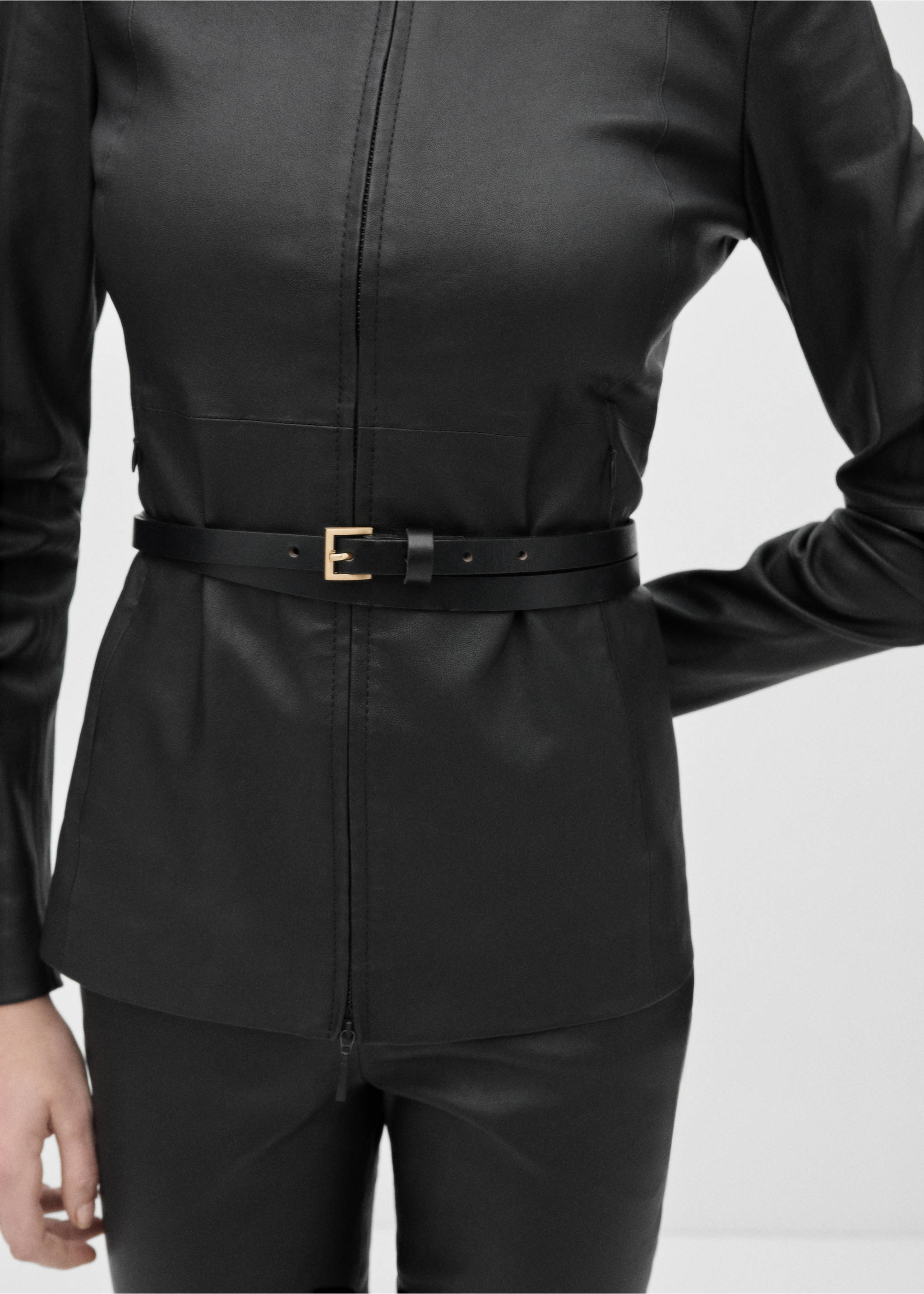 Fitted leather jacket with double zip - Details of the article 2, Black. Ref: 77096355-00.