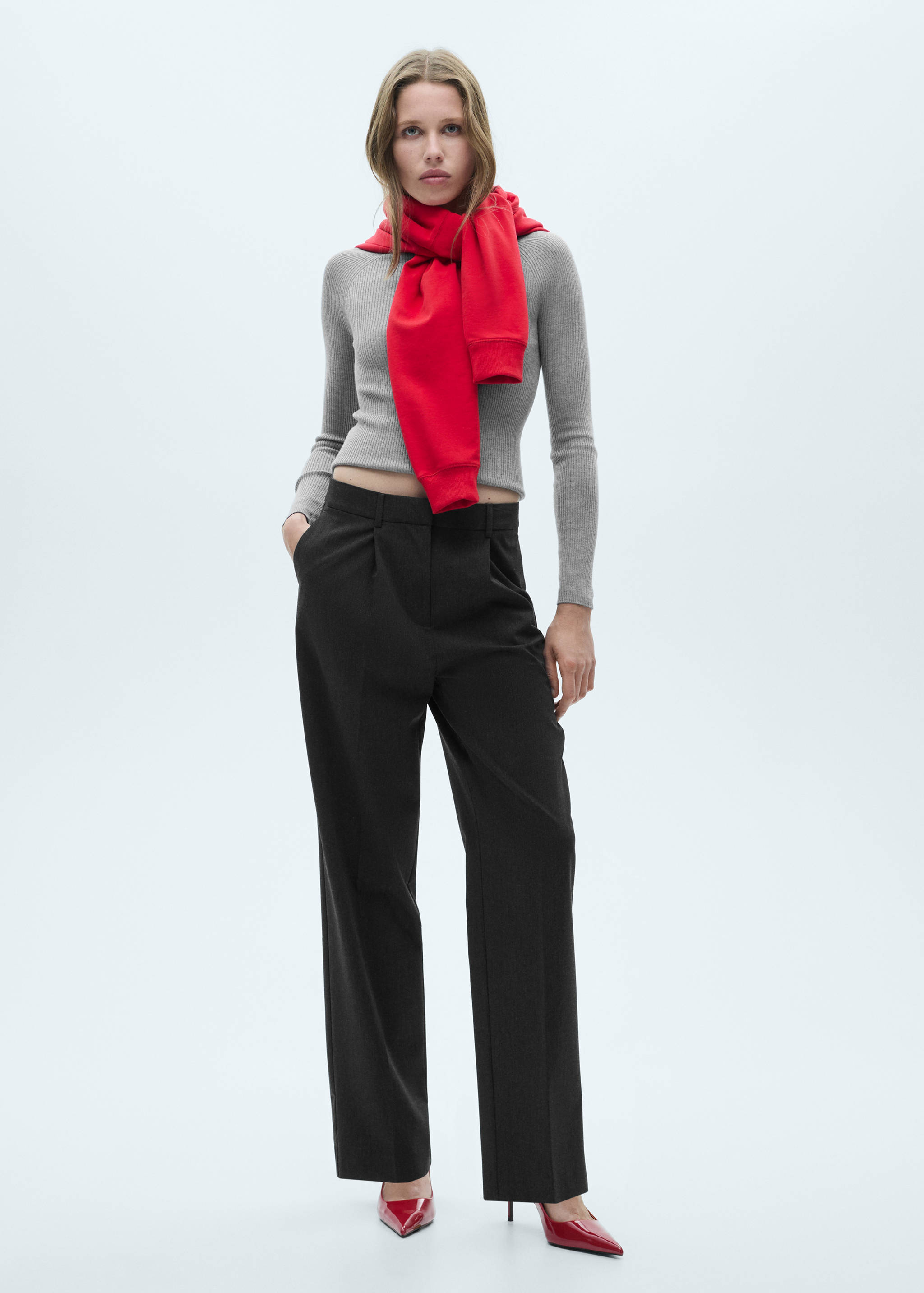 Fine ribbed-knit sweater - General plane