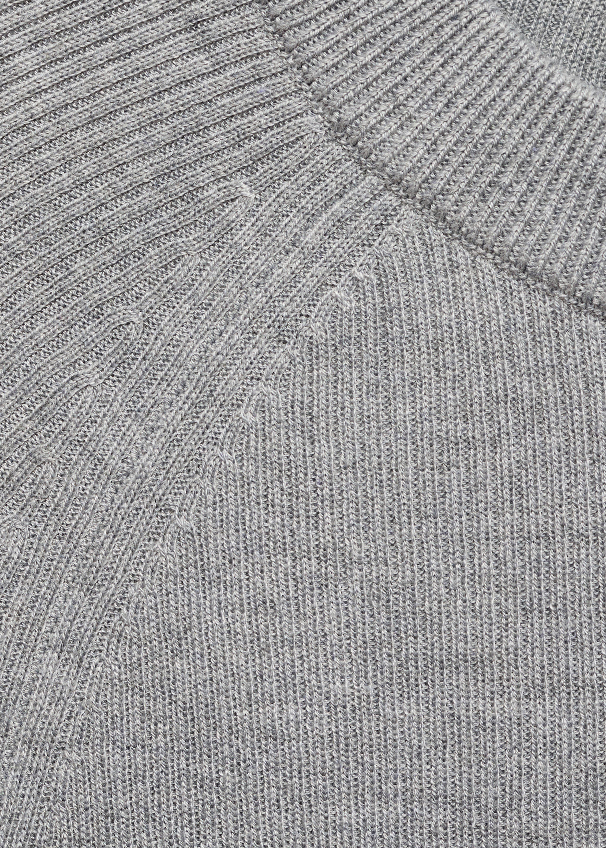Fine ribbed-knit sweater - Details of the article 8