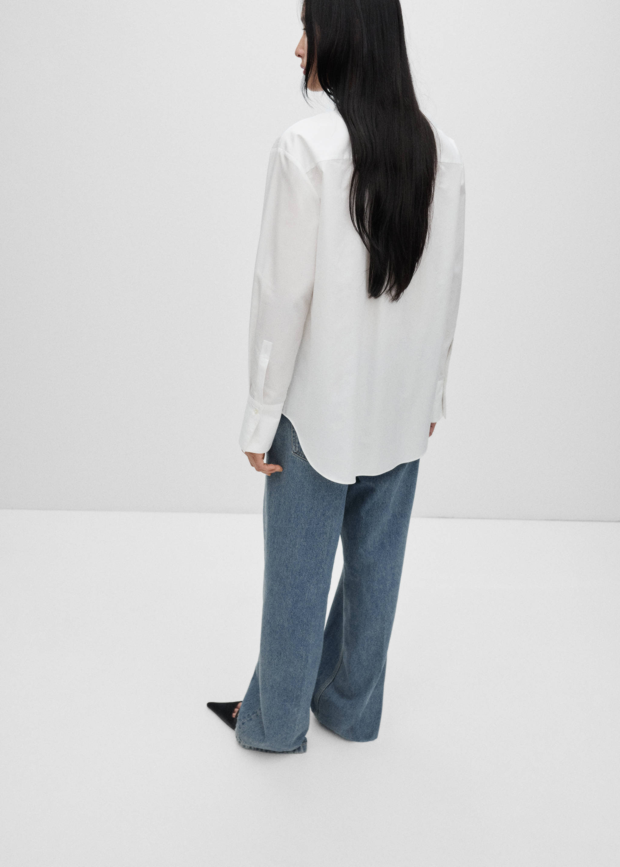 Oversized poplin shirt with embroidery detail - Reverse of the article
