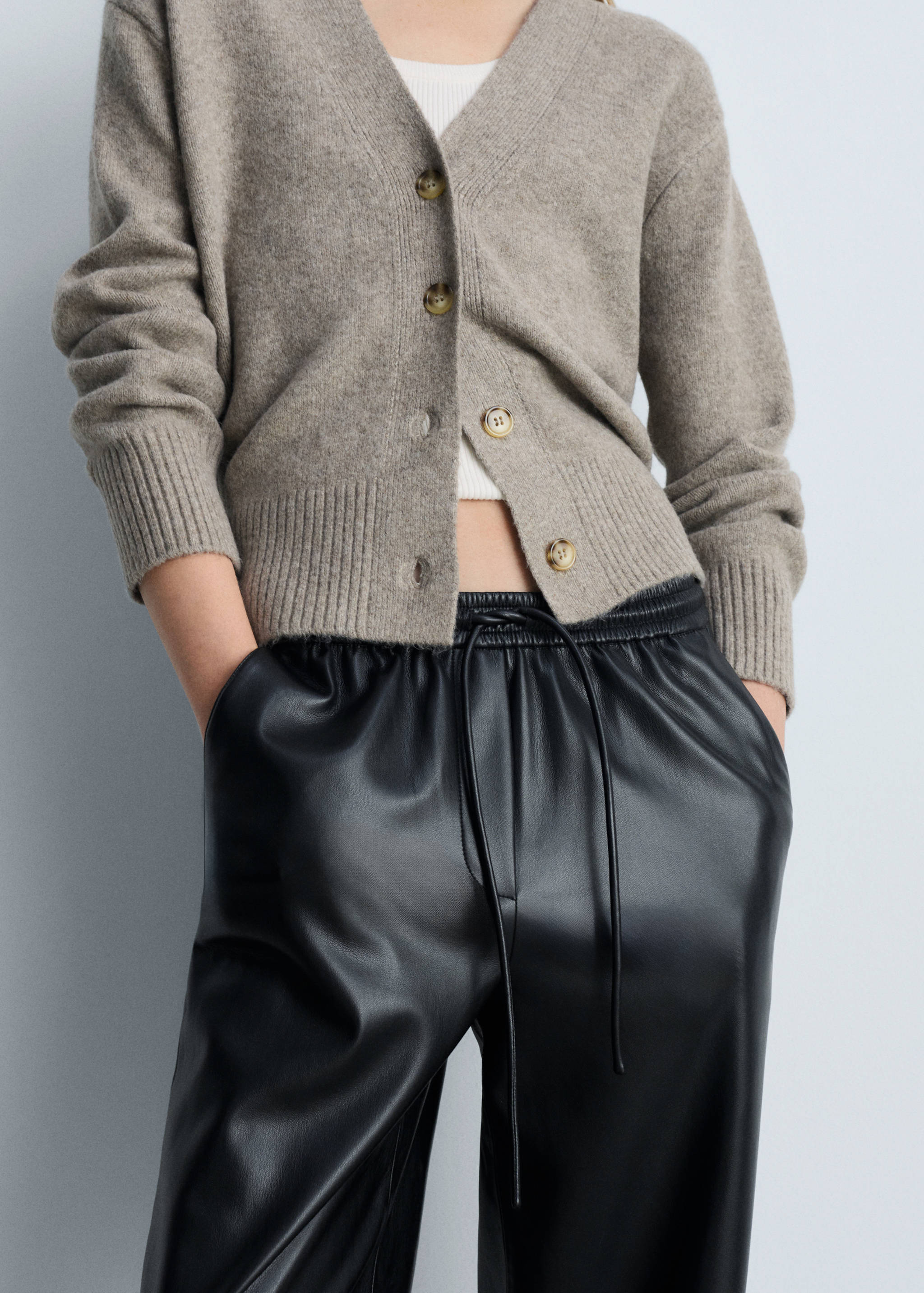 Faux-leather pants with elastic waist - Details of the article 6