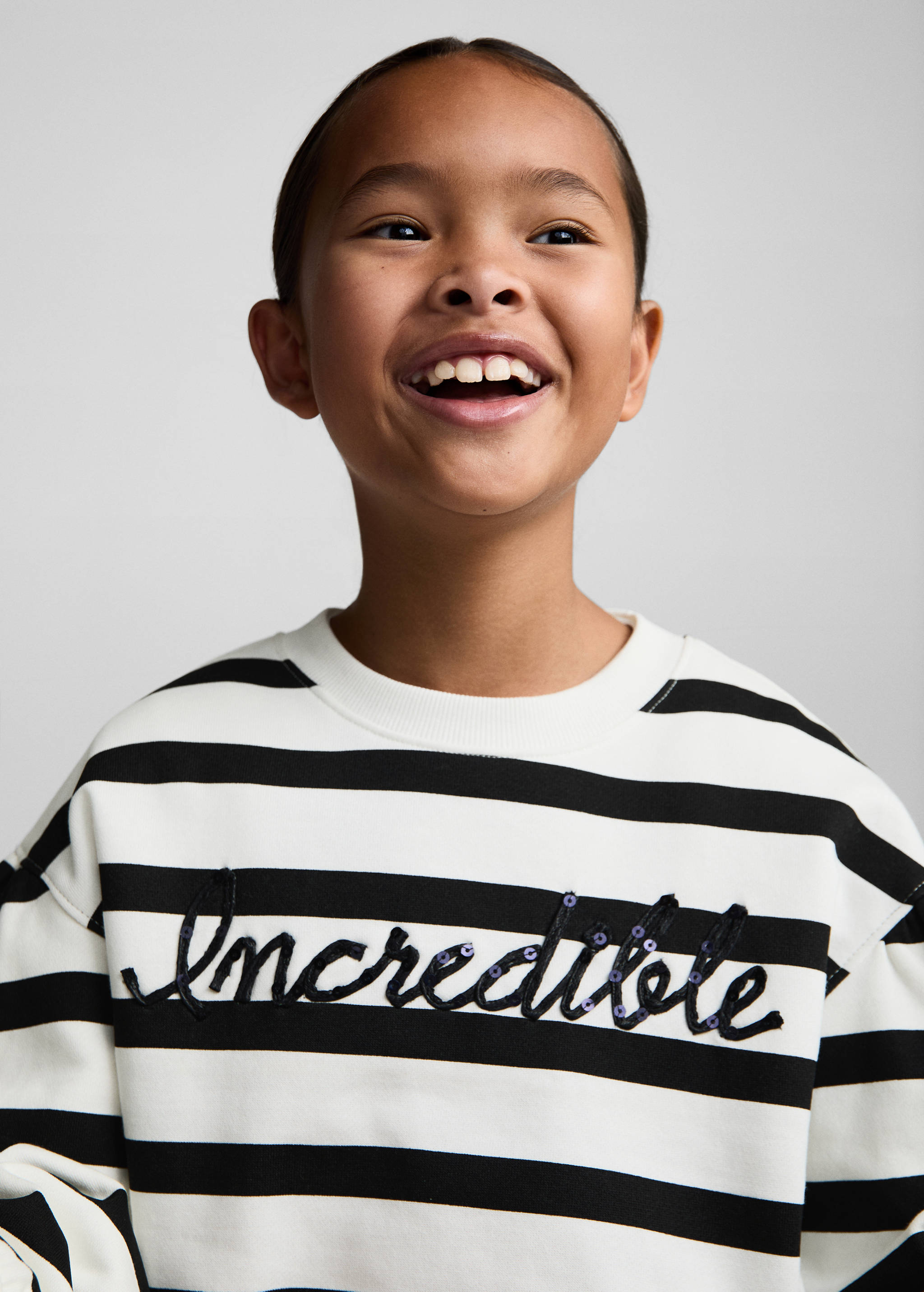 Bluza w paski z haftowanym napisem - Szczegóły artykułu 1