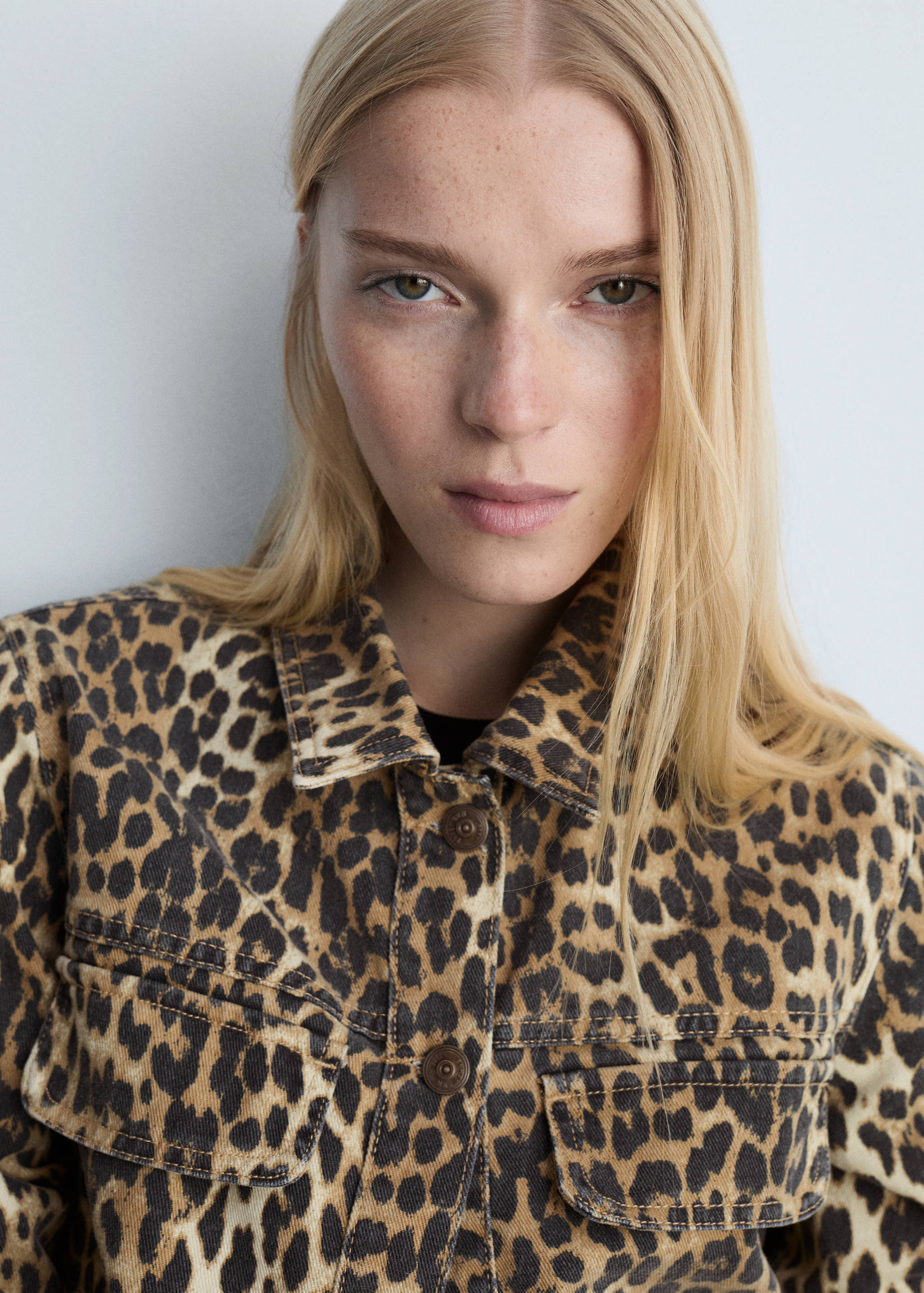 Leopard-print denim jacket - Details of the article 1