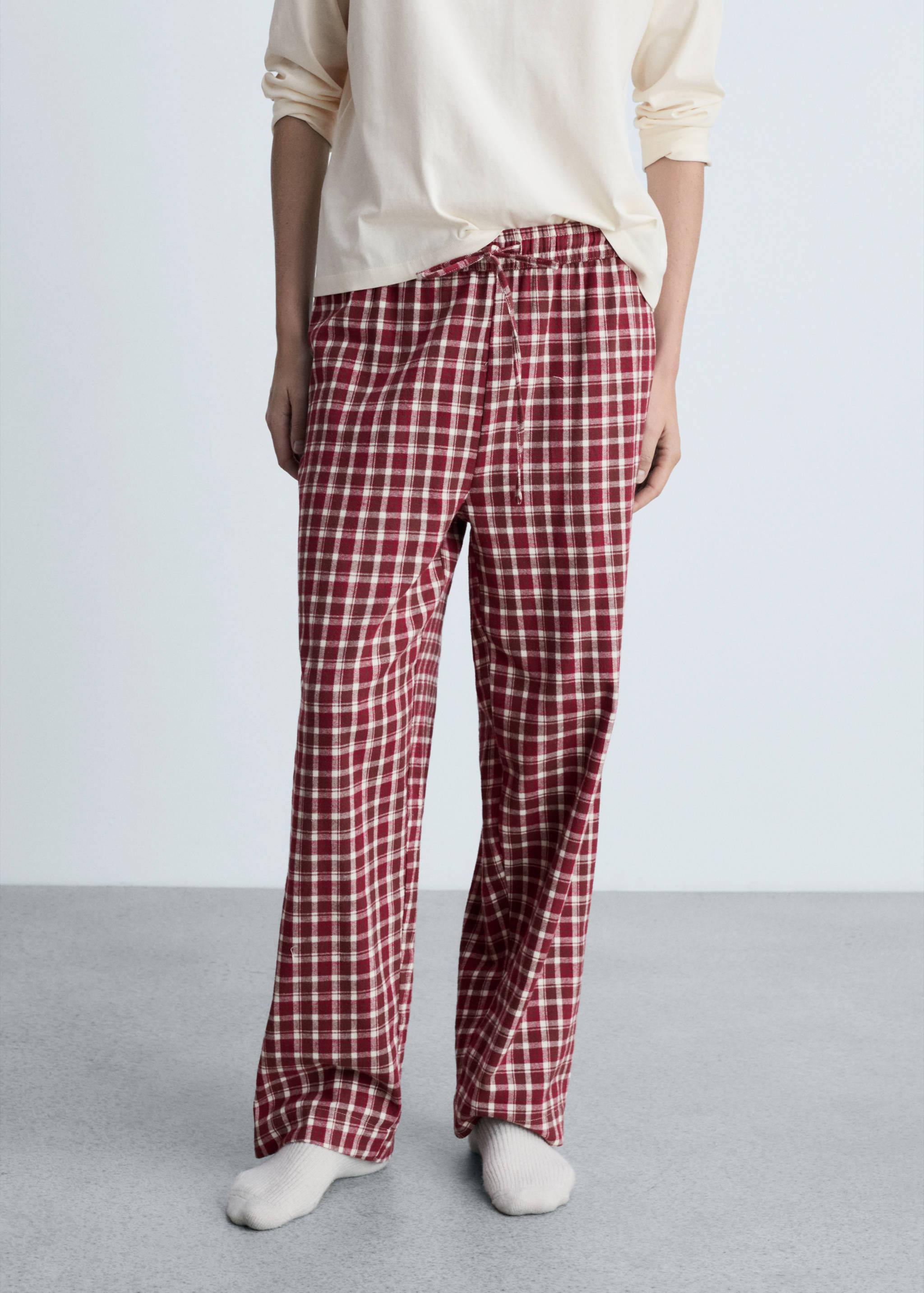 Pyjama deux pièces flanelle - Plan moyen