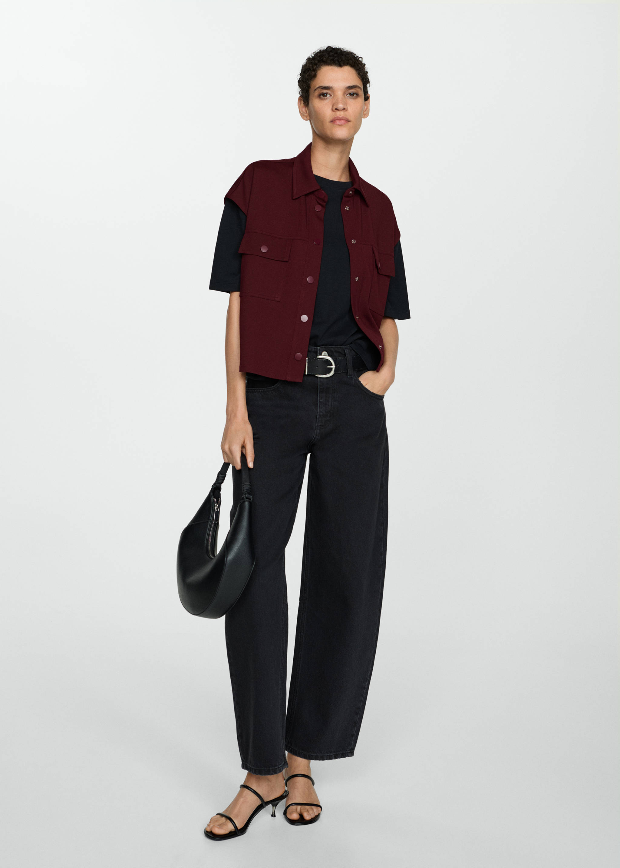 Waistcoat with buttons and pockets - Details of the article 2