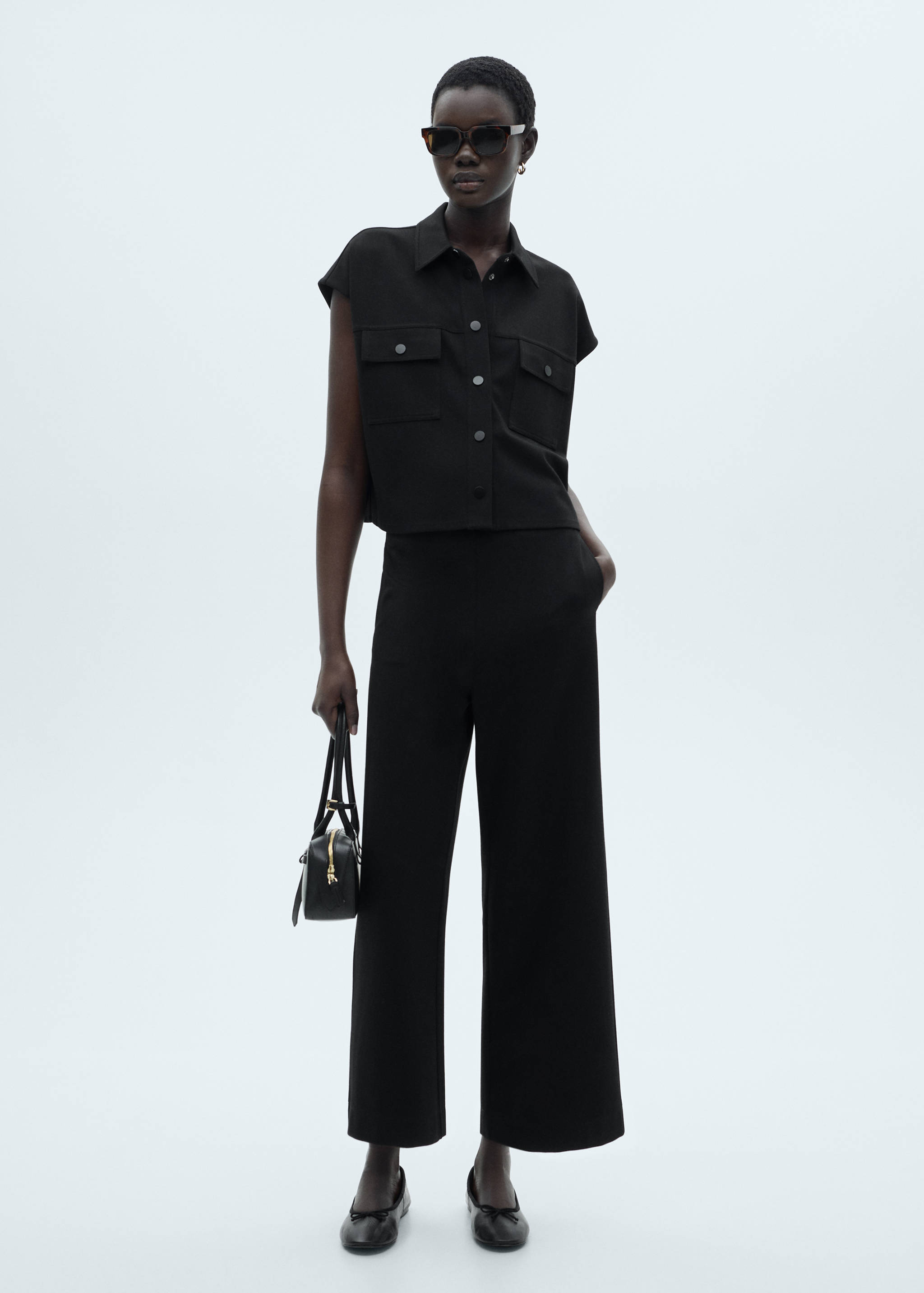 Waistcoat with buttons and pockets - General plane