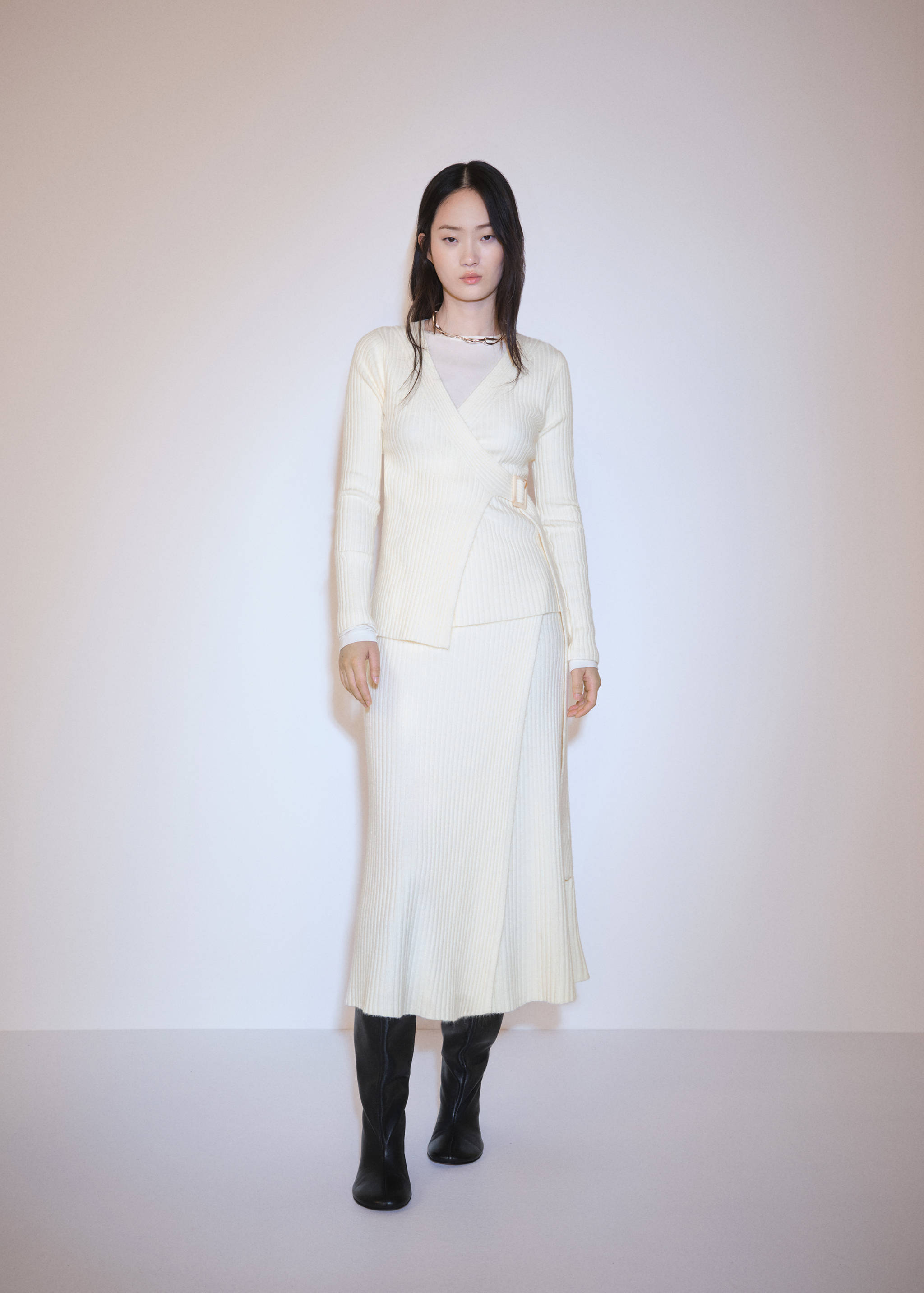 Gerippter Cardigan mit Schnalle - Allgemeine Ansicht