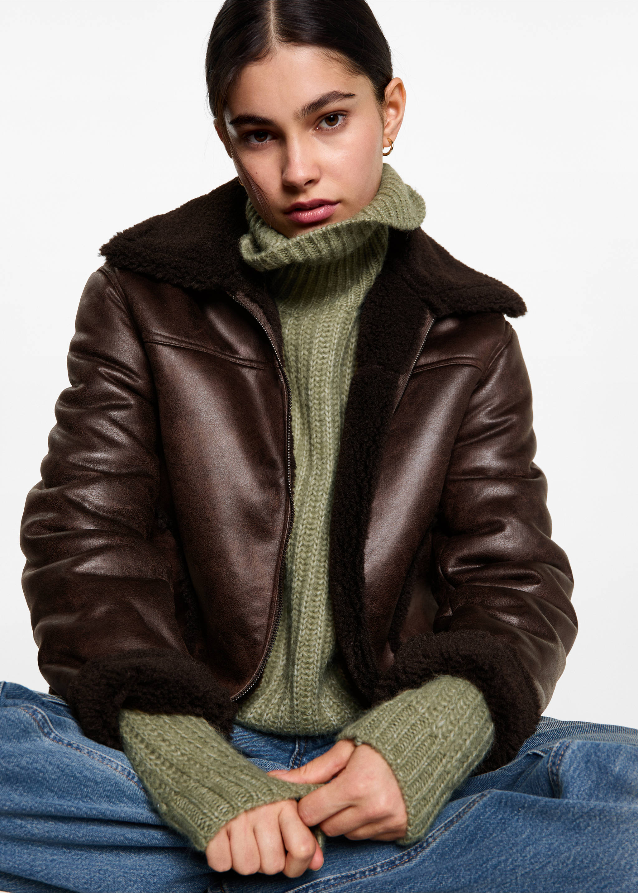 Jacke mit Schafsfell-Effekt - Detail des Artikels 2, Braun. Ref: 77097668-00.