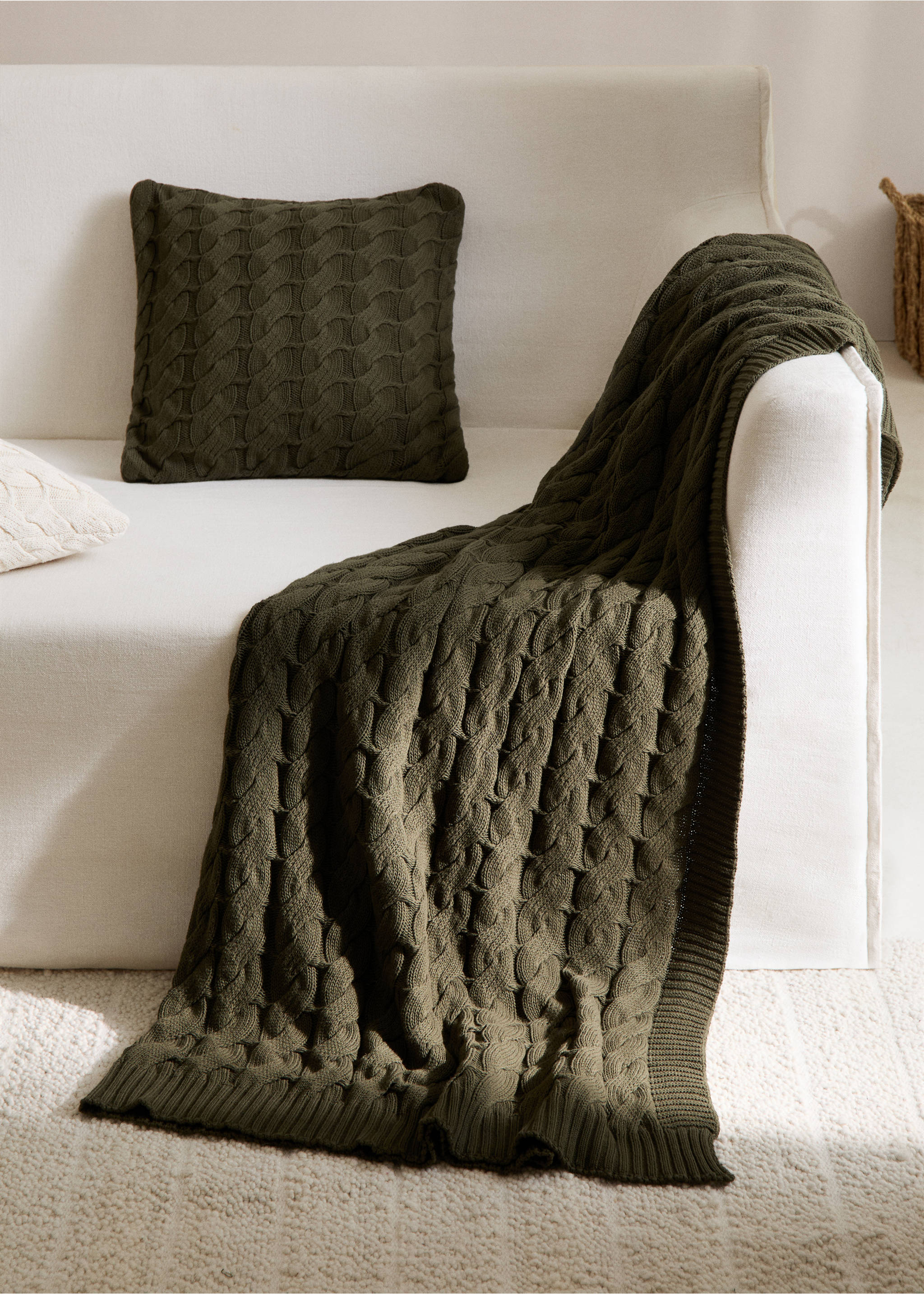 Braided-design blanket 130x180cm - General plane, Green. Ref: 77097669-00.
