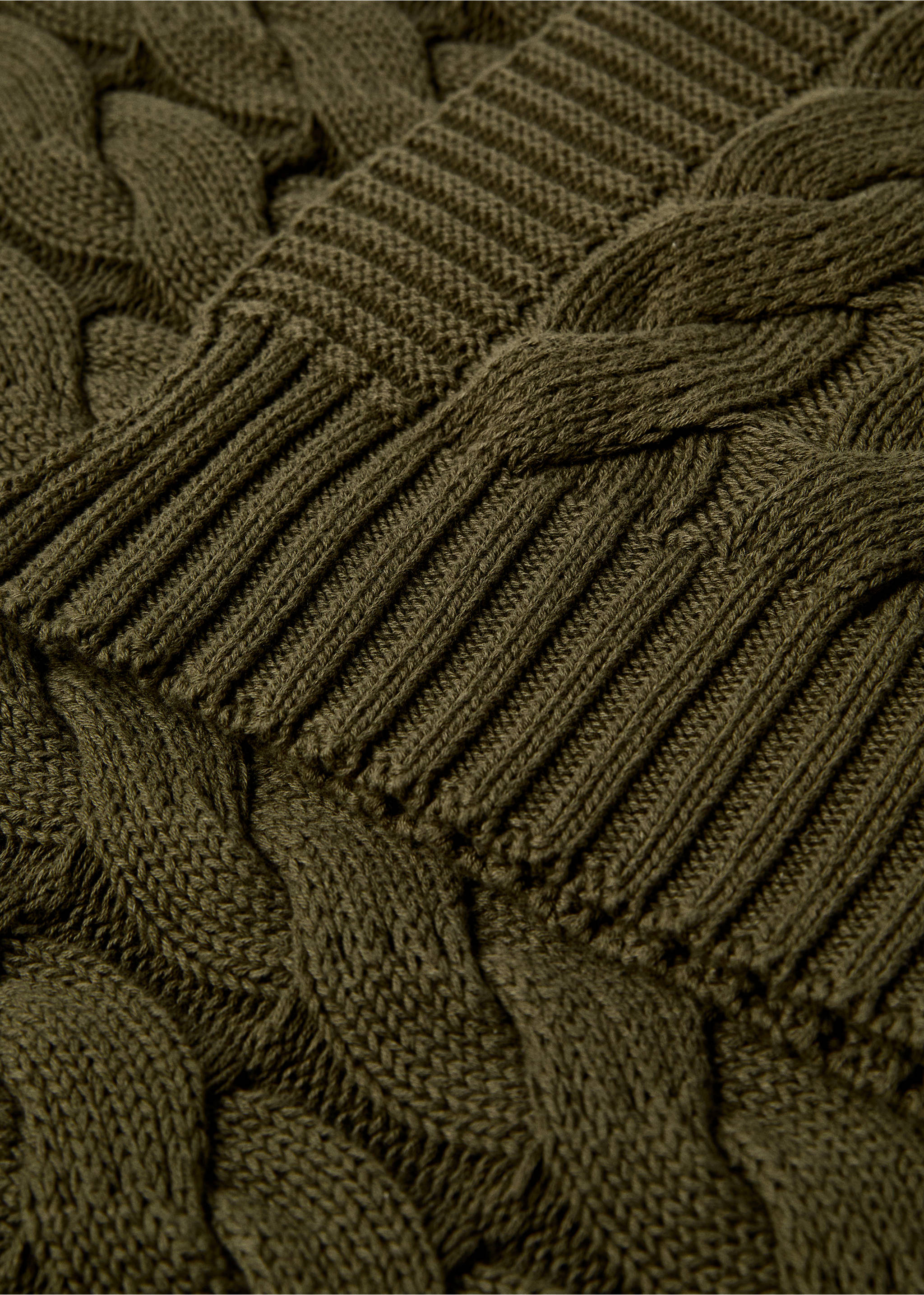 Braided-design blanket 130x180cm - Details of the article 2, Green. Ref: 77097669-00.