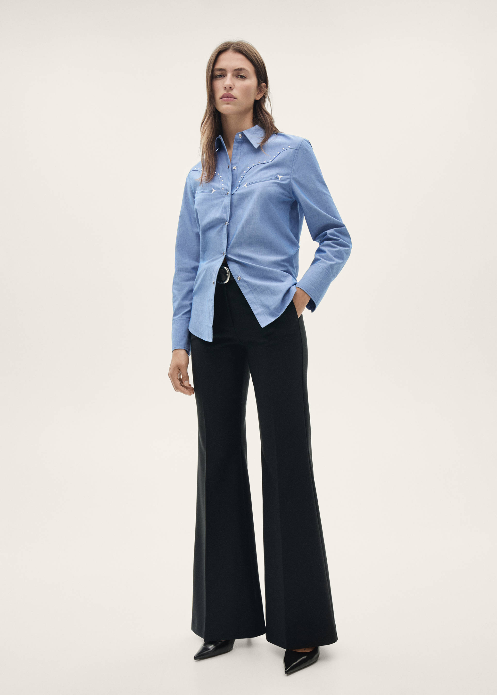 Koszula bawełniana z ćwiekami - Plan ogólny