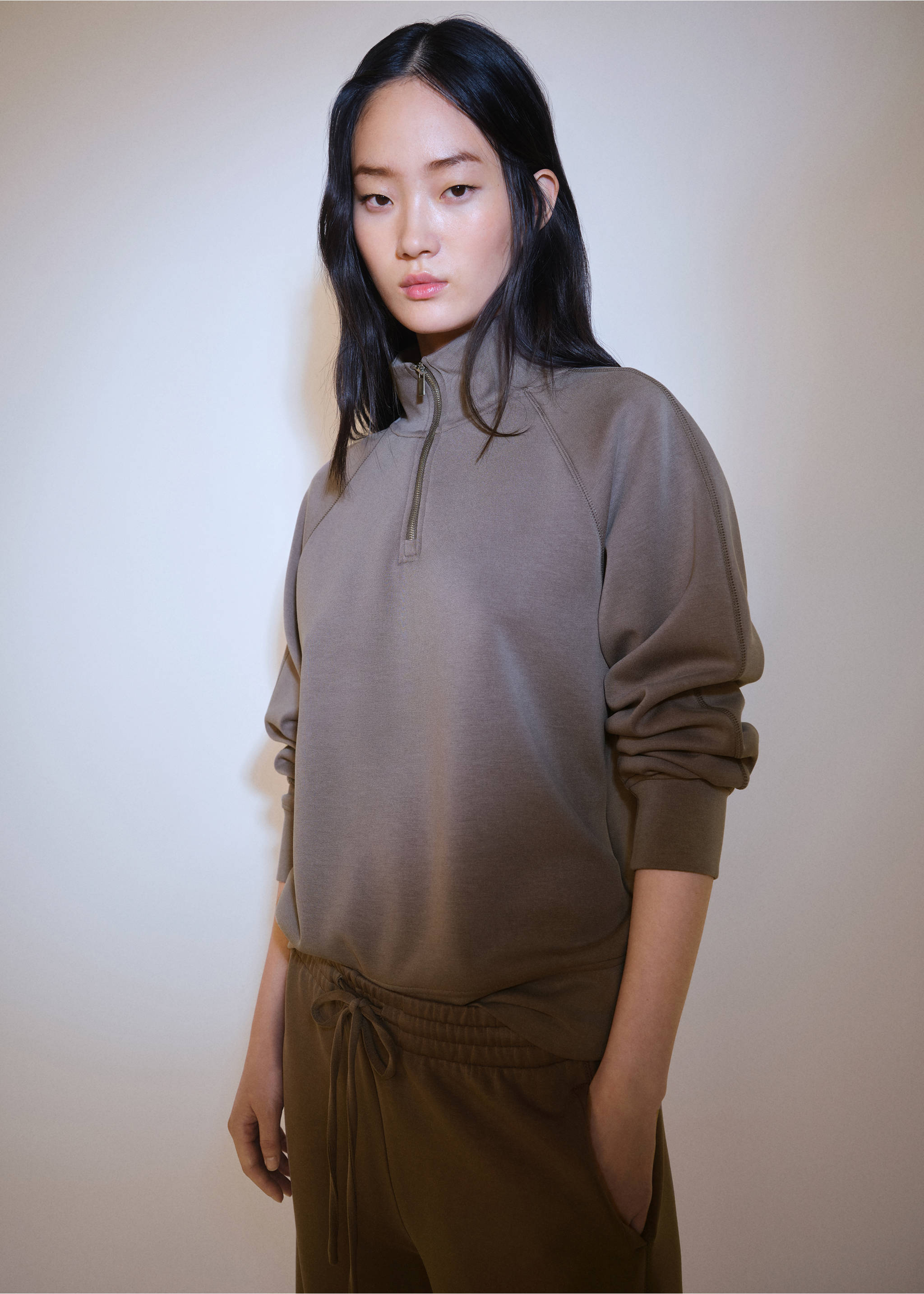 Turtleneck sweatshirt with zip - Medium plane, Medium Brown. Ref: 77097691-00.