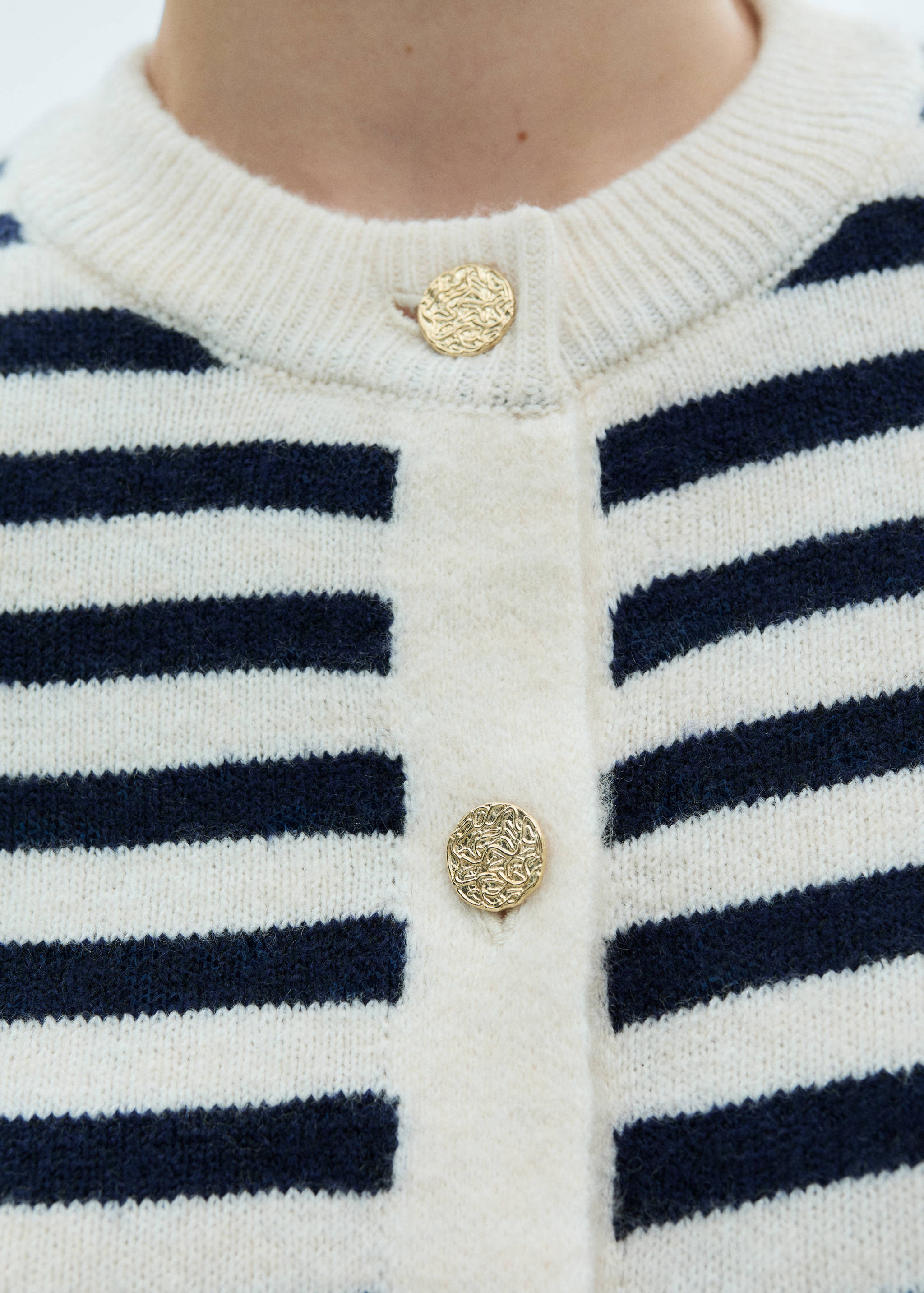 Knitted cardigan with jewel button - Details of the article 6