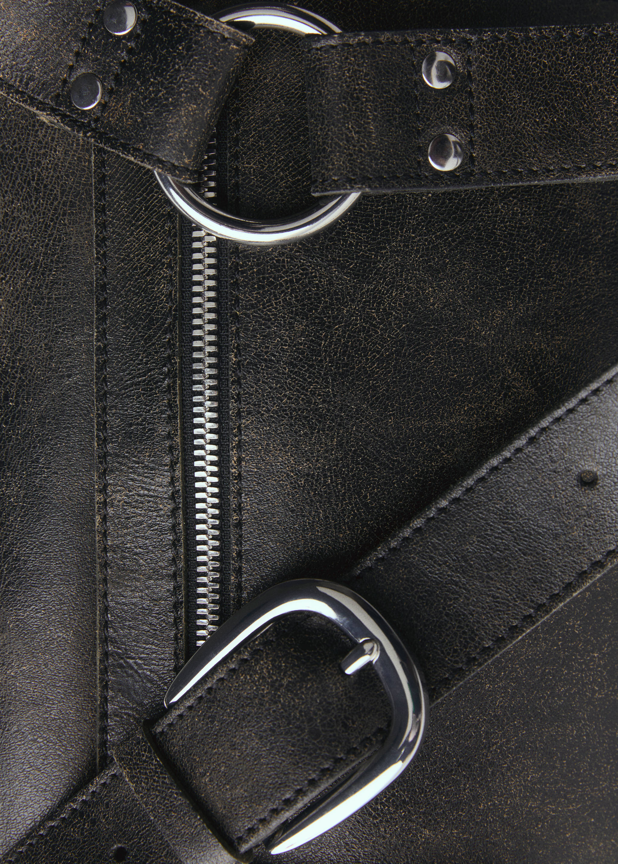 Bolso piel detalles metálicos - Detalle del artículo 2