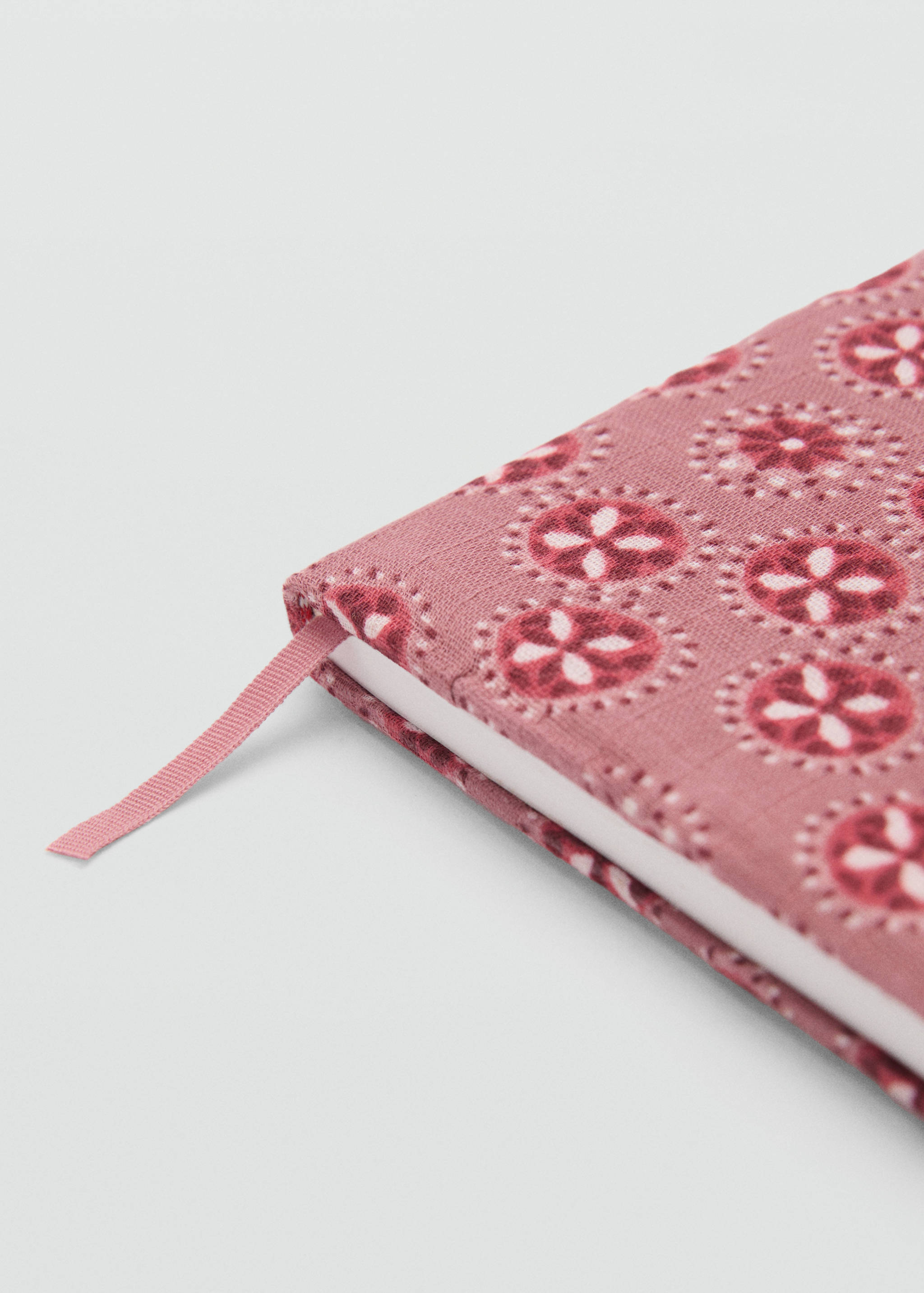 Printed notebook - Details of the article 2