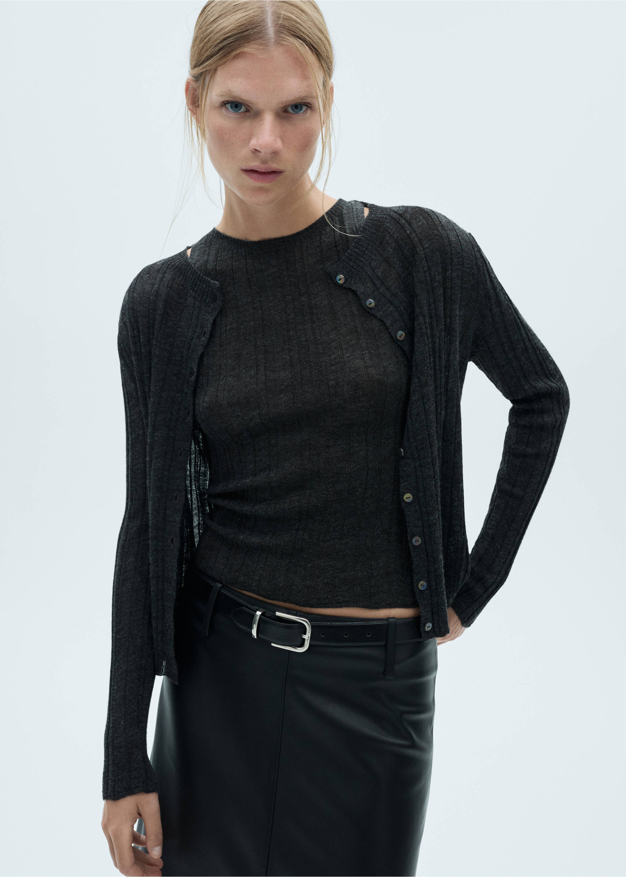 Knit halter top - Details of the article 2, Dark Heather Grey. Ref: 77097713-00.