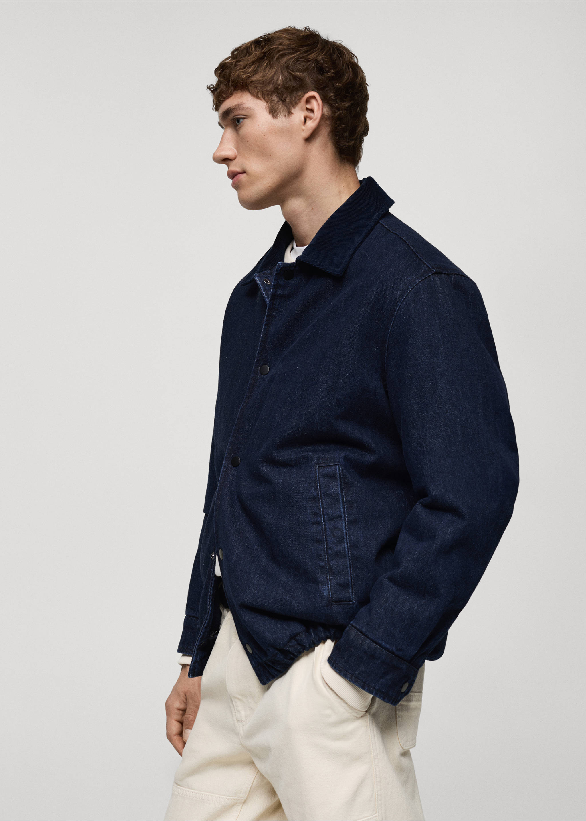 Jeansjacke mit Cordkragen - Detail des Artikels 2, Blau. Ref: 77097912-00.