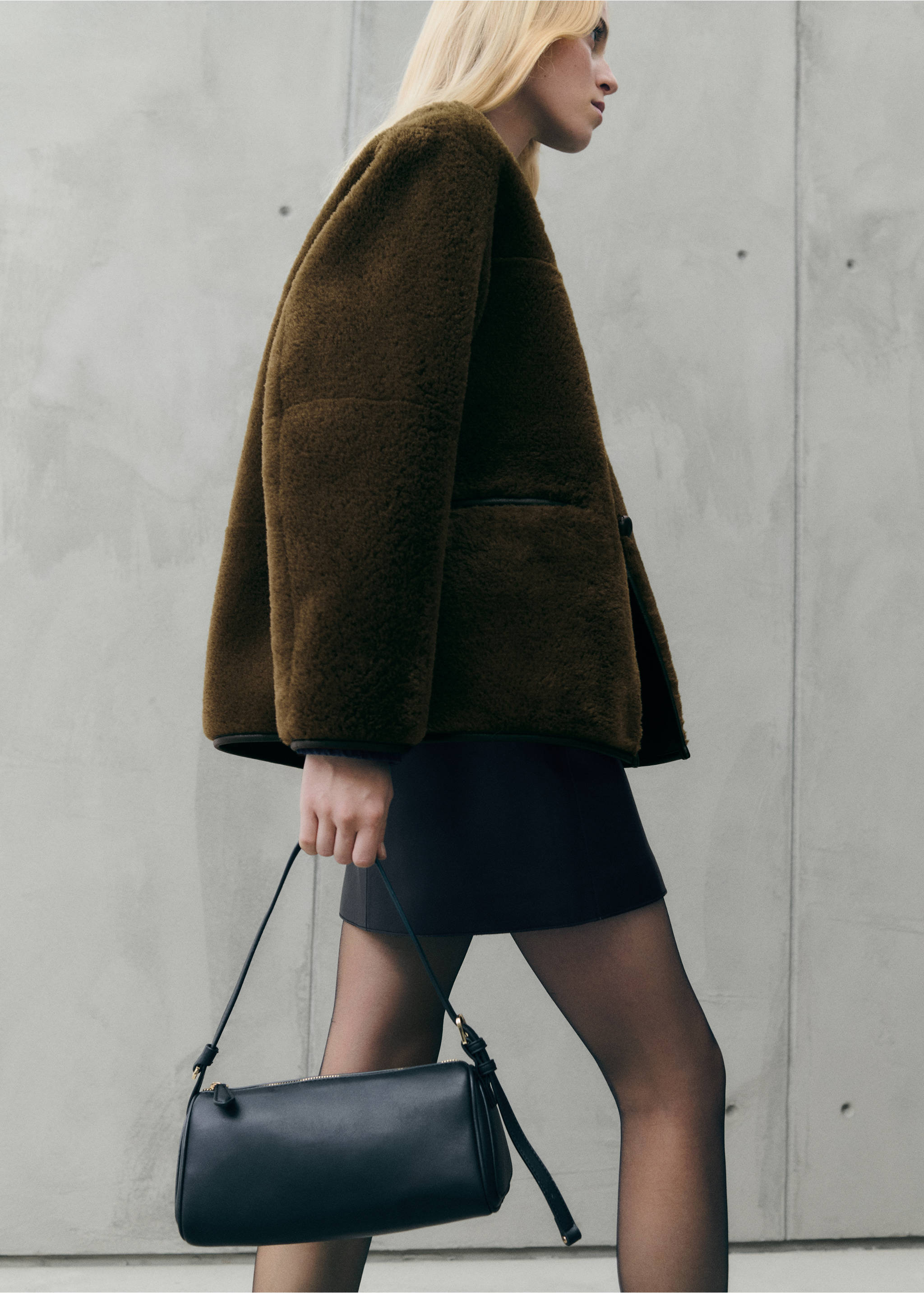 Faux-fur coat with appliqués - Details of the article 7, Khaki. Ref: 77097914-00.
