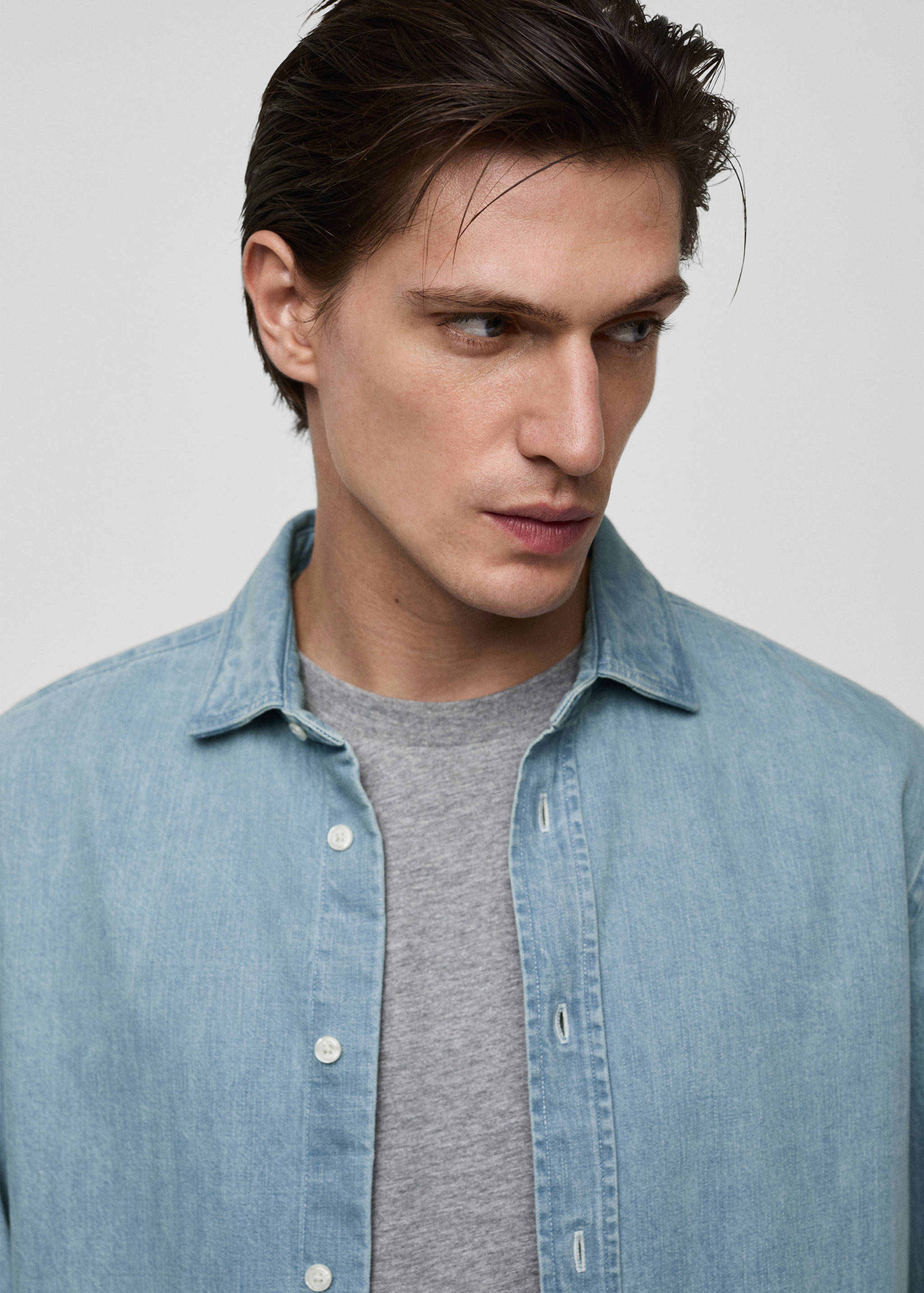 Regular fit denim shirt - Details of the article 1