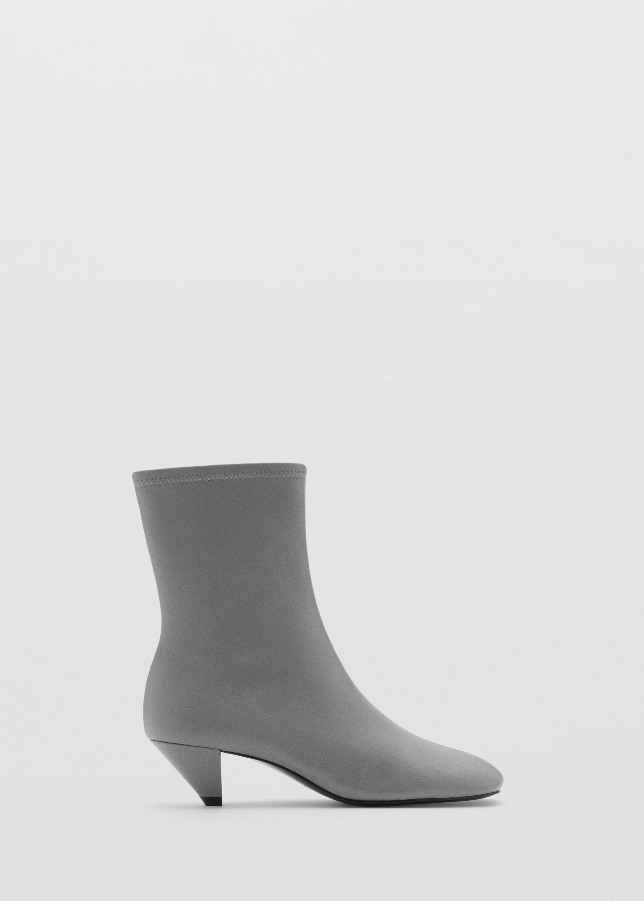 Squared toe leather ankle boots - Article without model