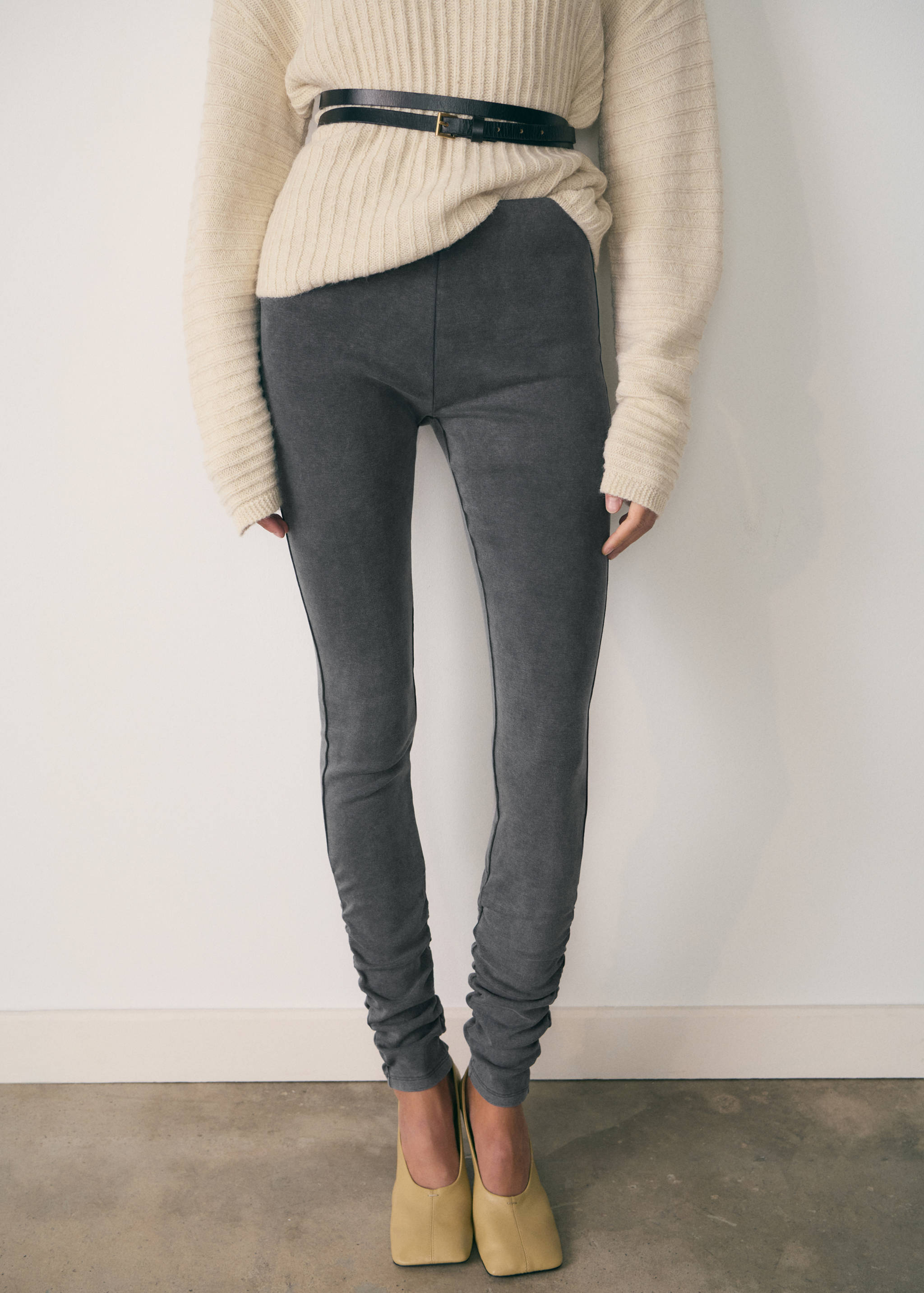 Leggings bajo fruncido - Plano medio