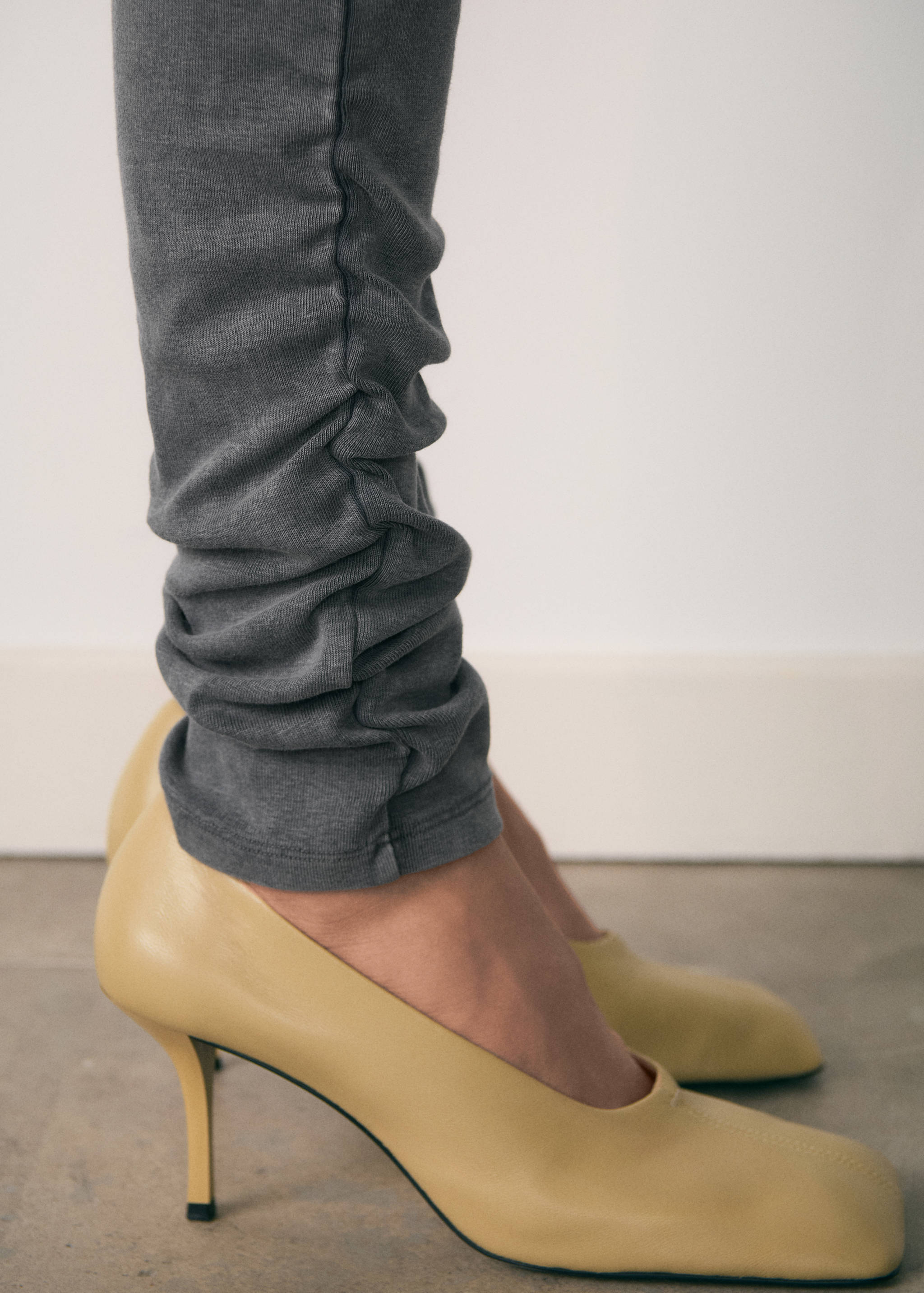 Leggings bajo fruncido - Detalle del artículo 6