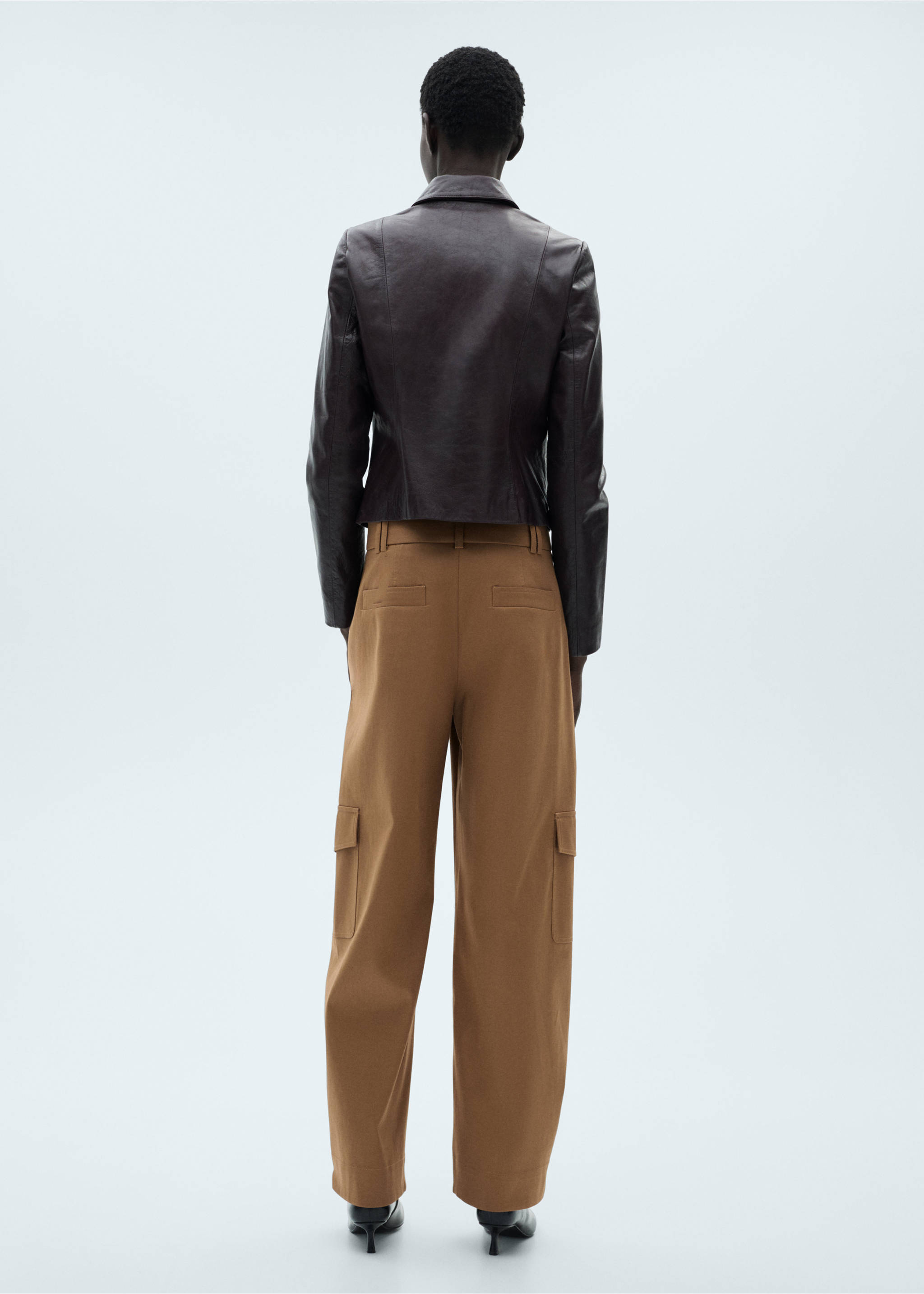 Cotton cargo trousers - Reverse of the article, Medium Brown. Ref: 77097938-00.