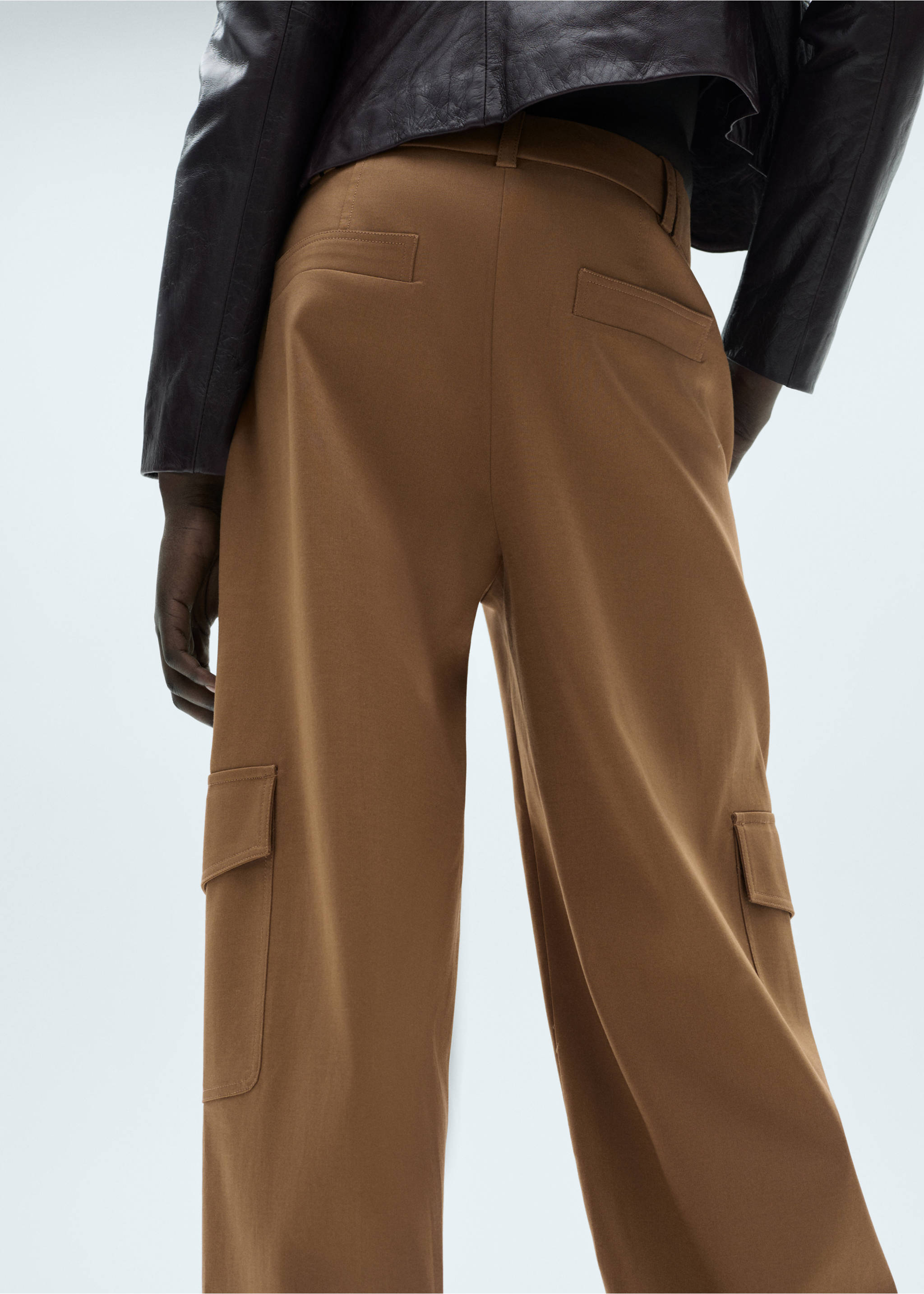 Cotton cargo trousers - Details of the article 2, Medium Brown. Ref: 77097938-00.