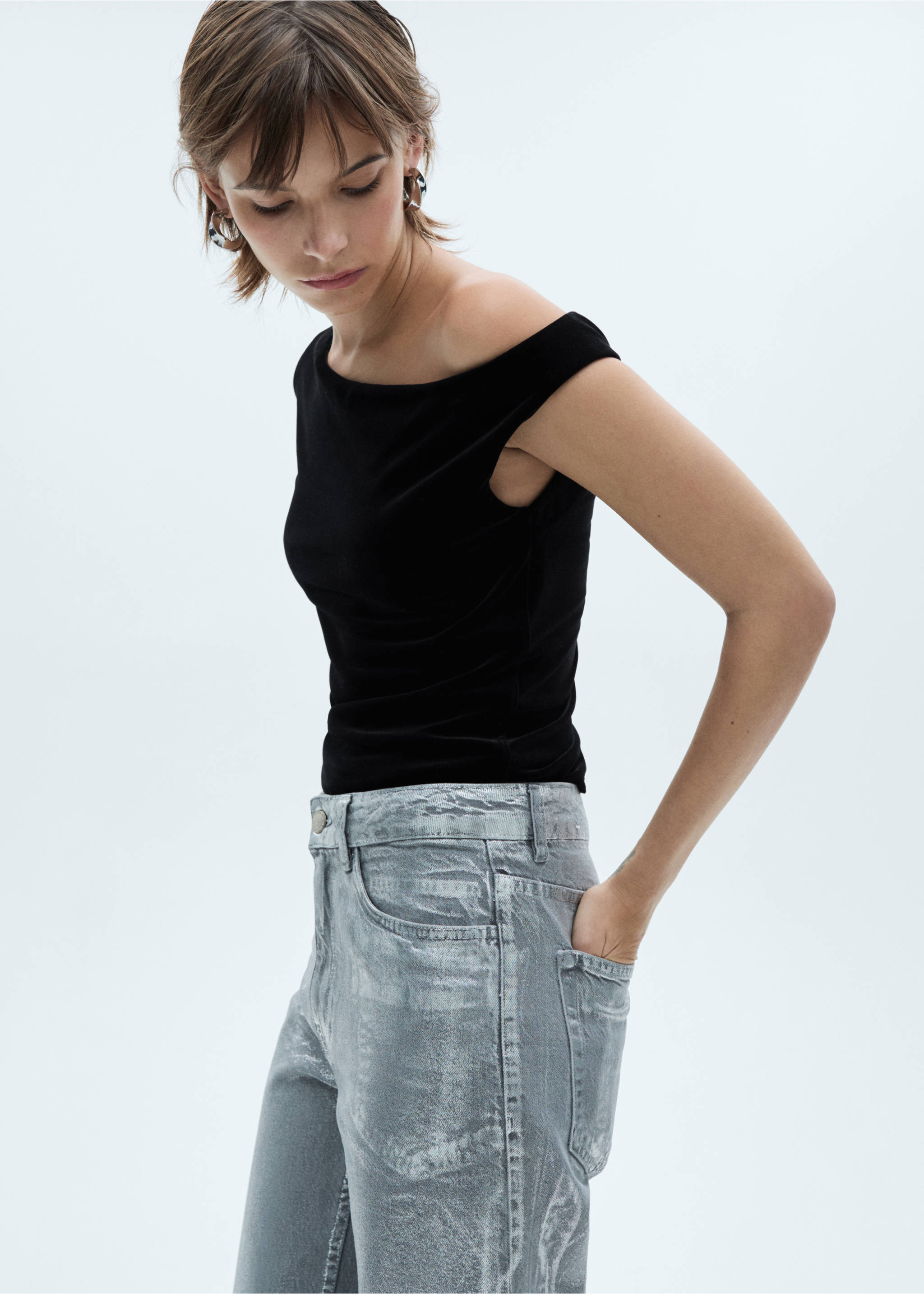 Asymmetric velvet top - Medium plane, Black. Ref: 77098265-00.