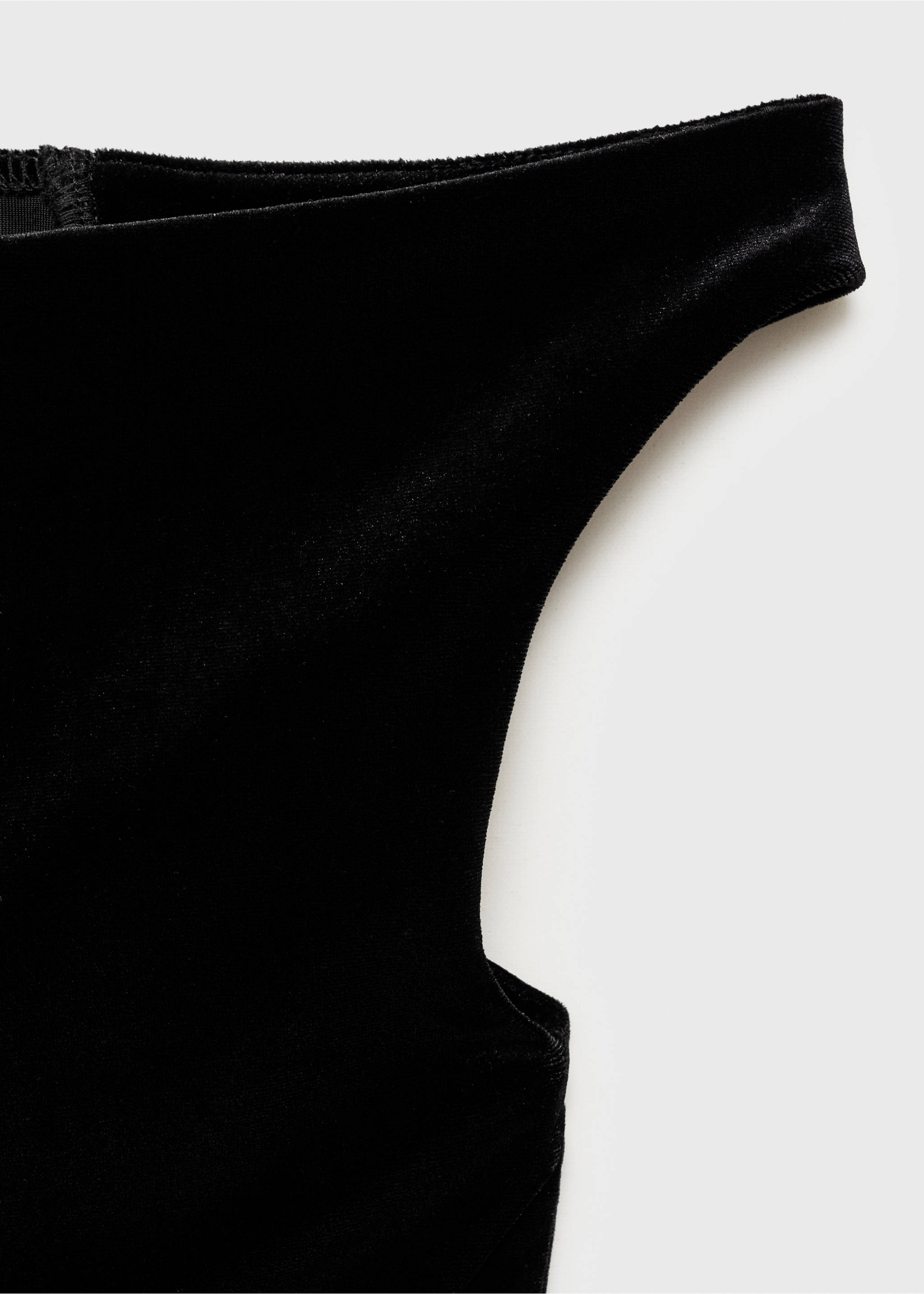 Asymmetric velvet top - Details of the article 8, Black. Ref: 77098265-00.