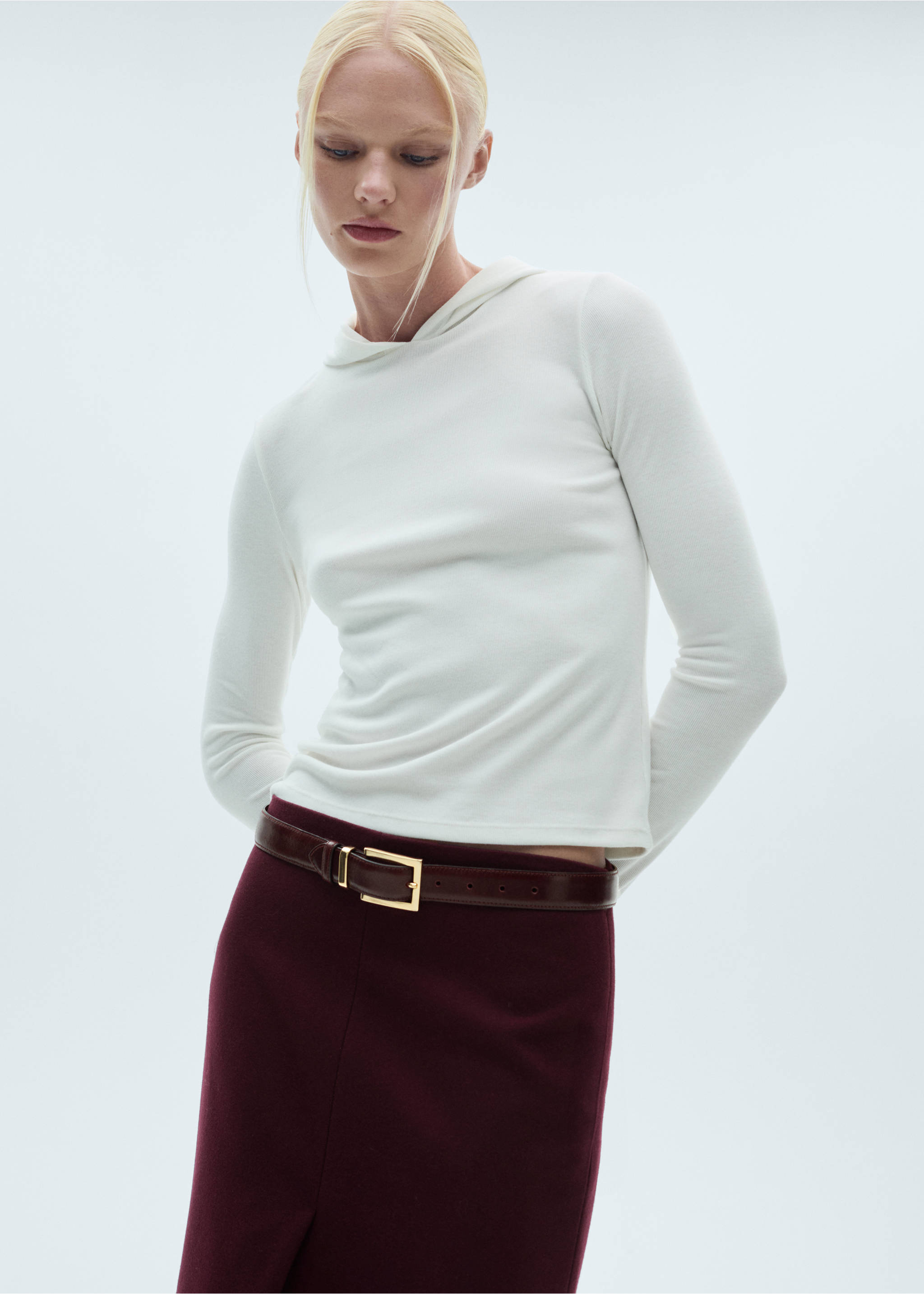 Wool skirt with slit - Details of the article 1, Burgundy. Ref: 77098283-00.