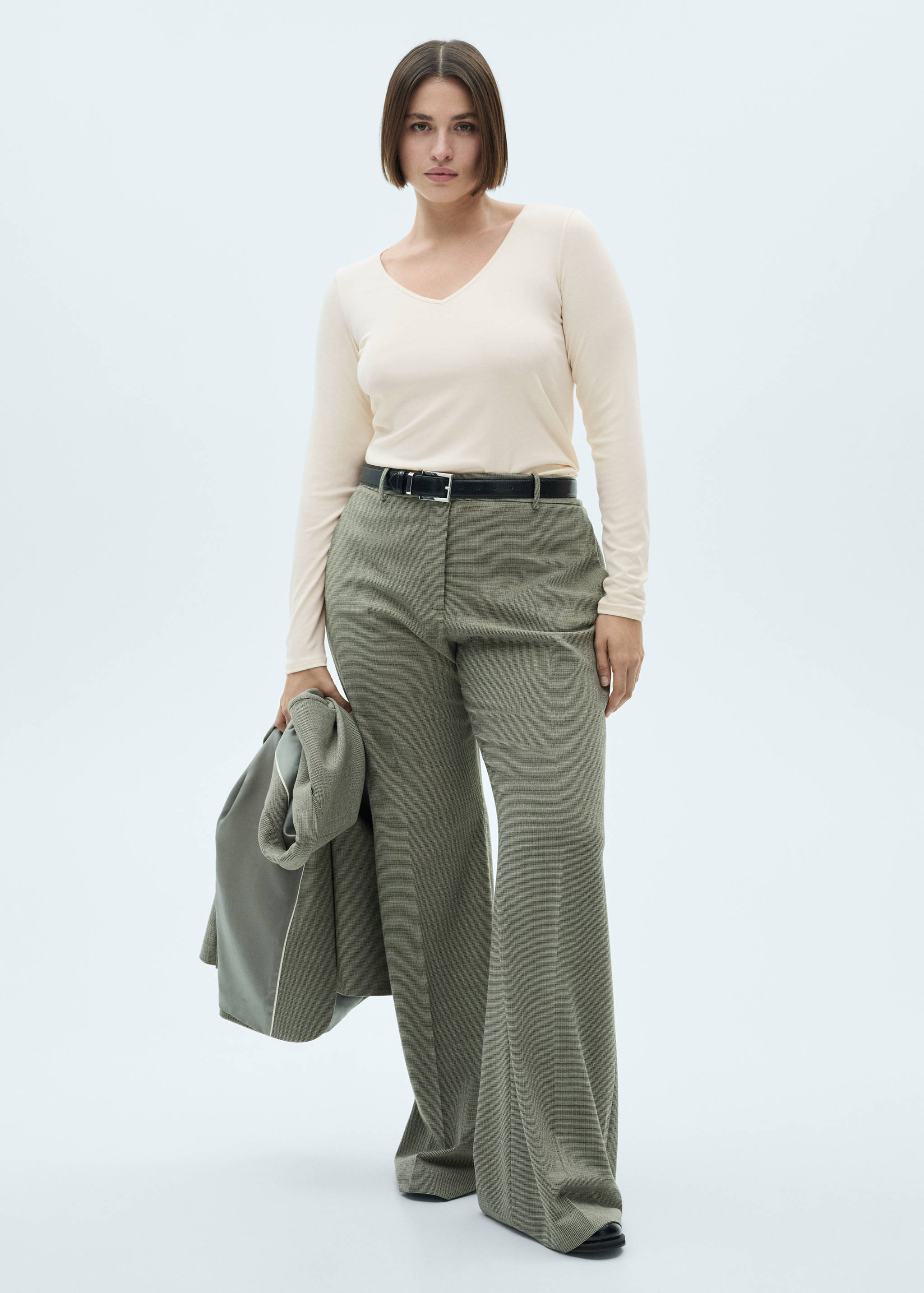 Long-sleeved V-neck T-shirt - Details of the article 3