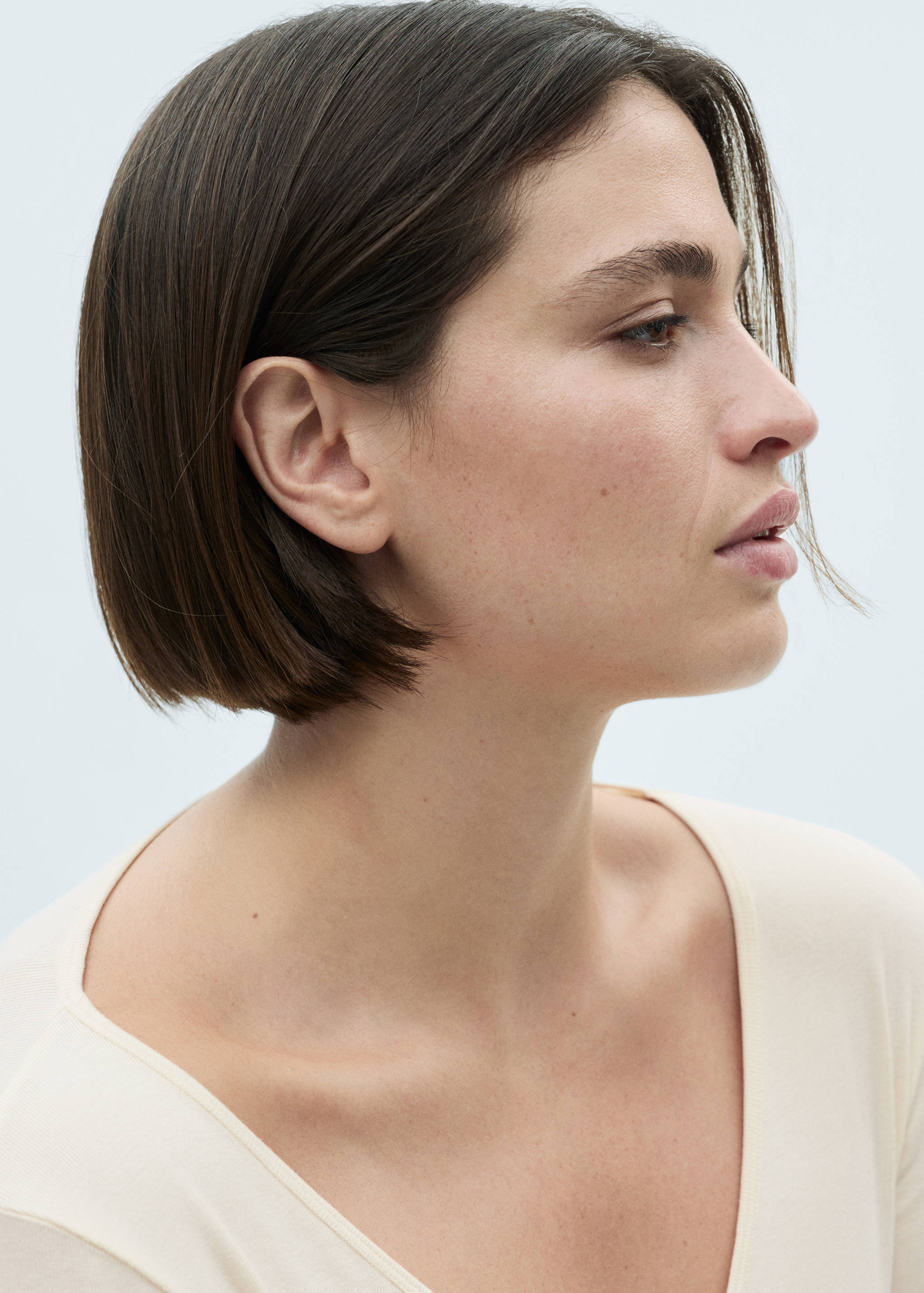 Long-sleeved V-neck T-shirt - Details of the article 4