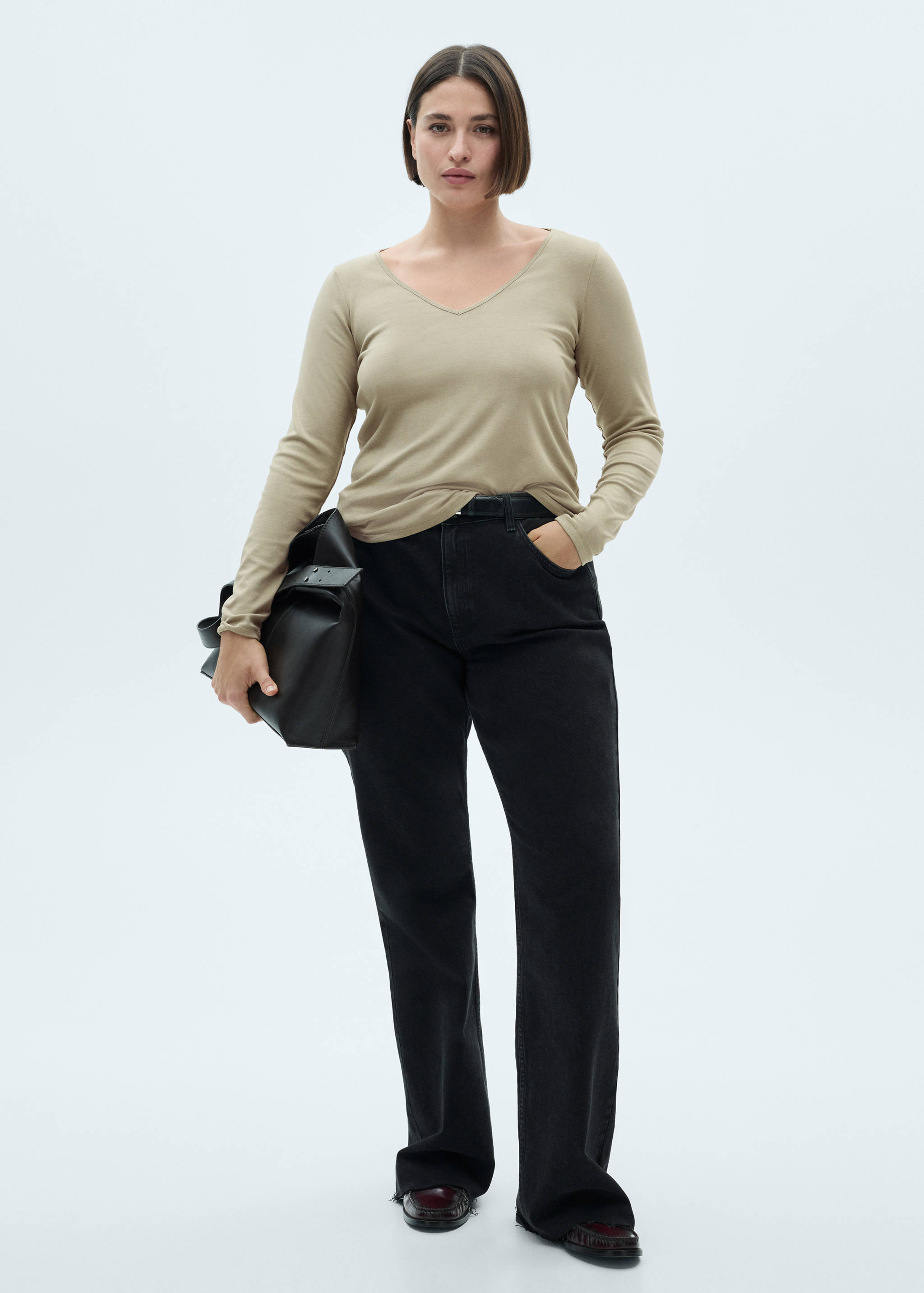 Long-sleeved V-neck T-shirt - Details of the article 3