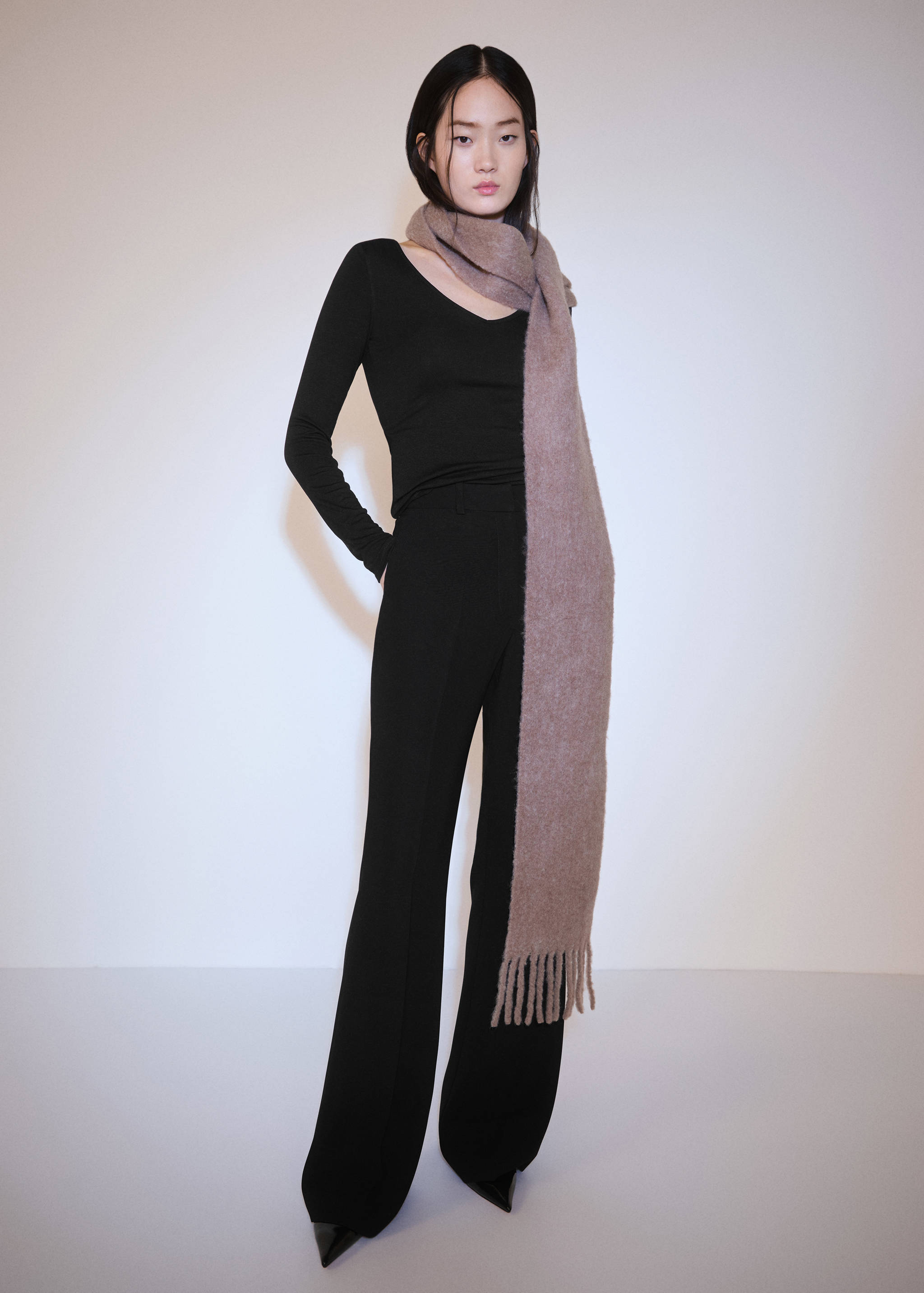 Long-sleeved V-neck T-shirt - General plane