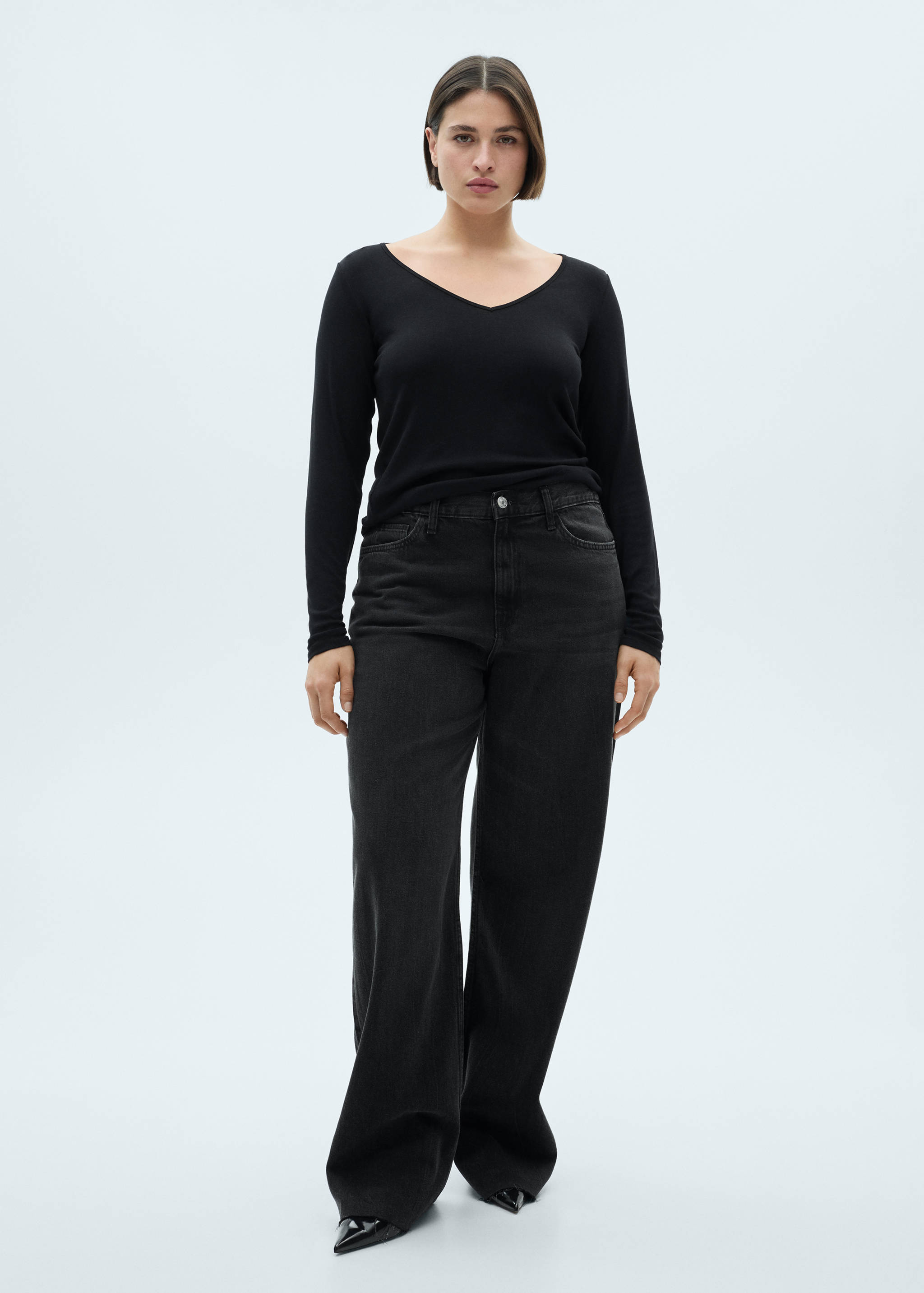 Long-sleeved V-neck T-shirt - Details of the article 3