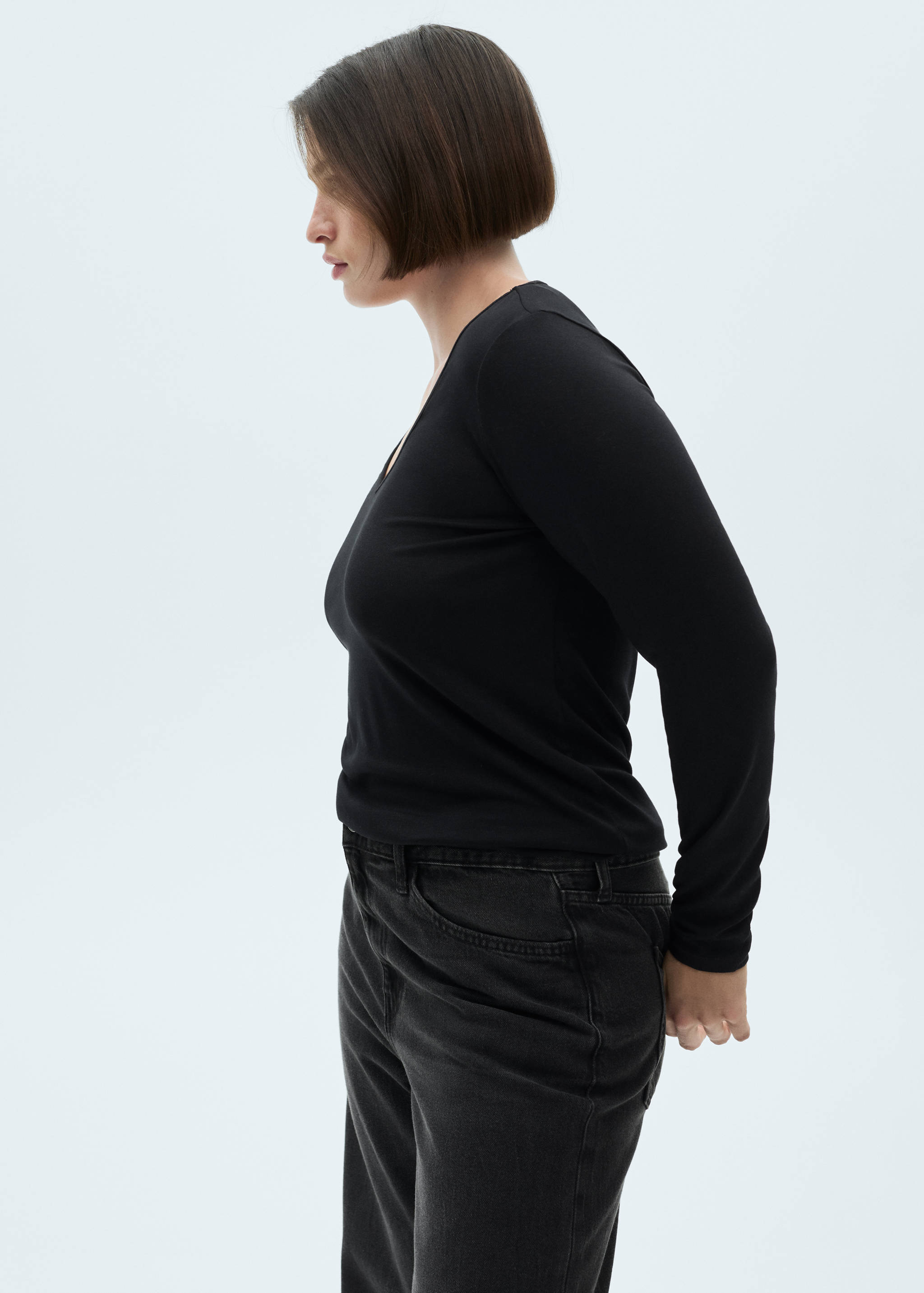 Long-sleeved V-neck T-shirt - Details of the article 5