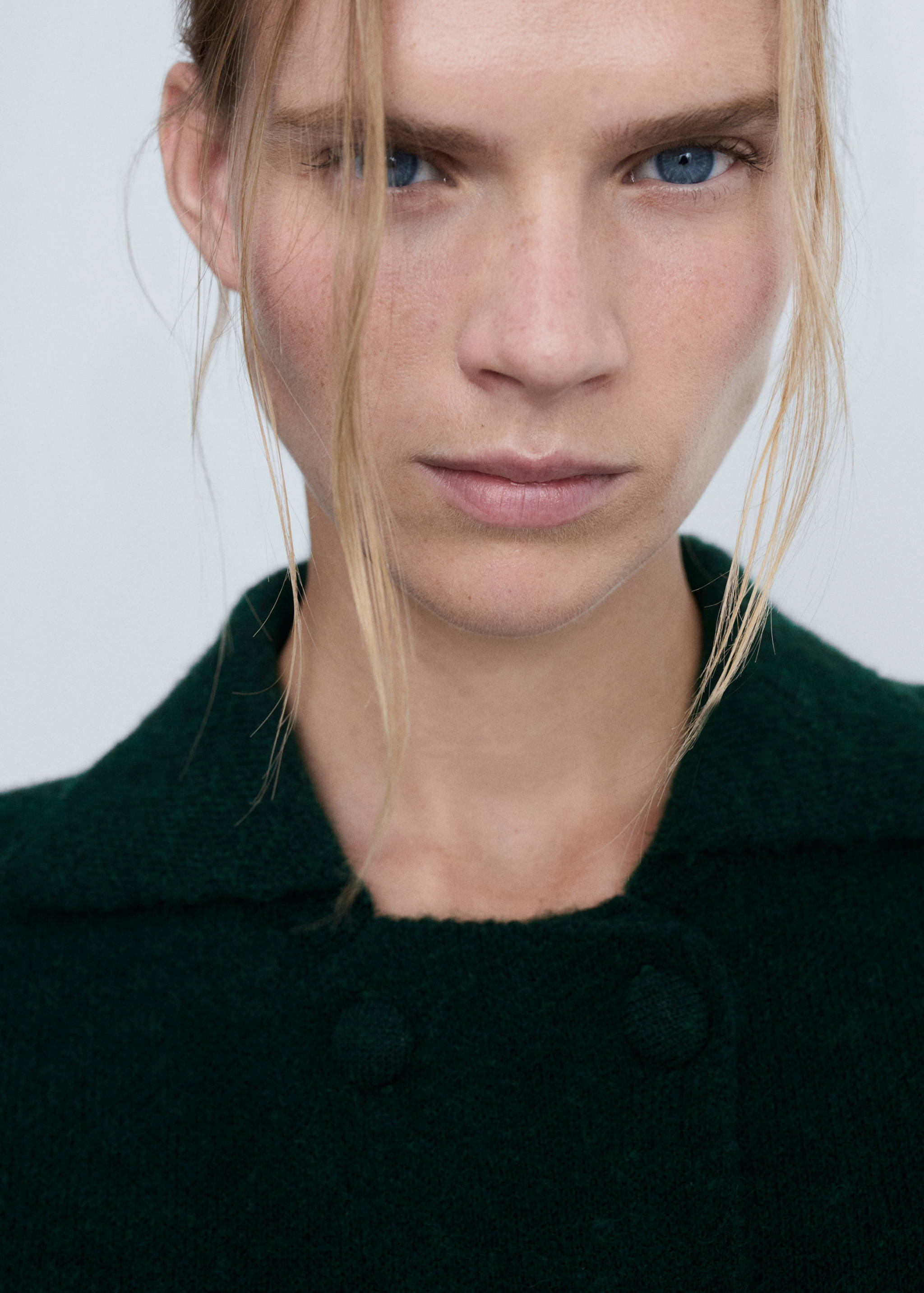 Double-breasted knitted jacket - Details of the article 1