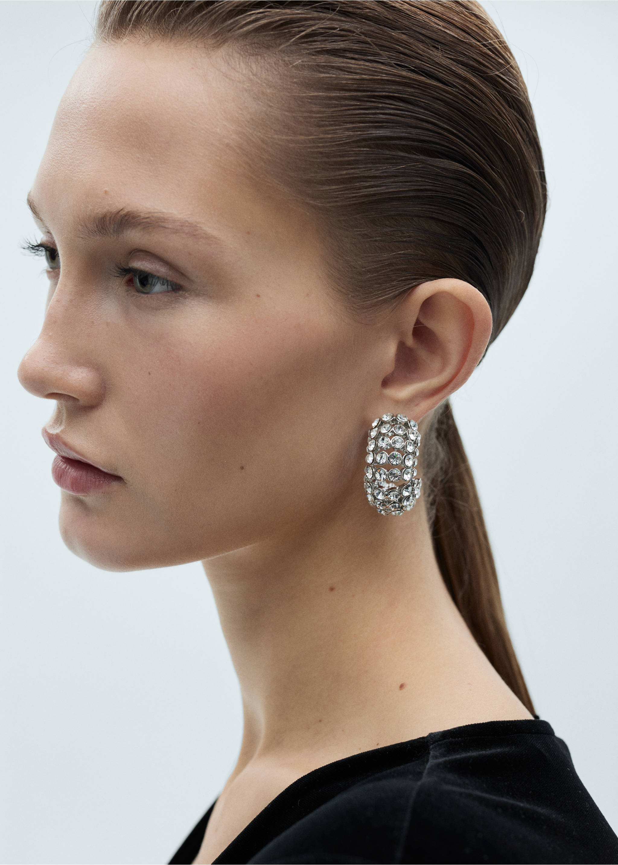 Crossed velvet jumpsuit - Details of the article 1, Black. Ref: 77099058-00.