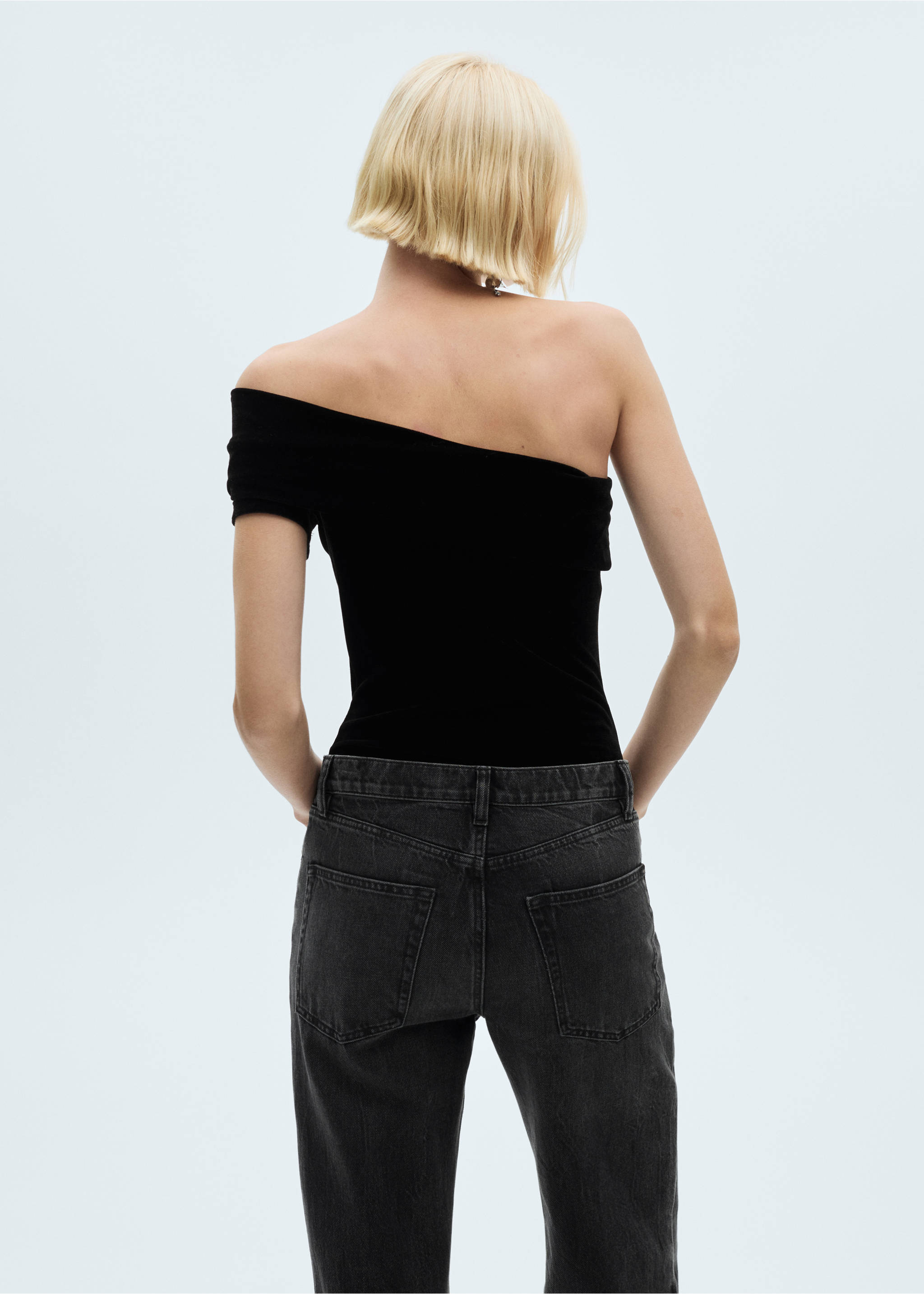 Asymmetric velvet bodysuit - Reverse of the article, Black. Ref: 77099060-00.