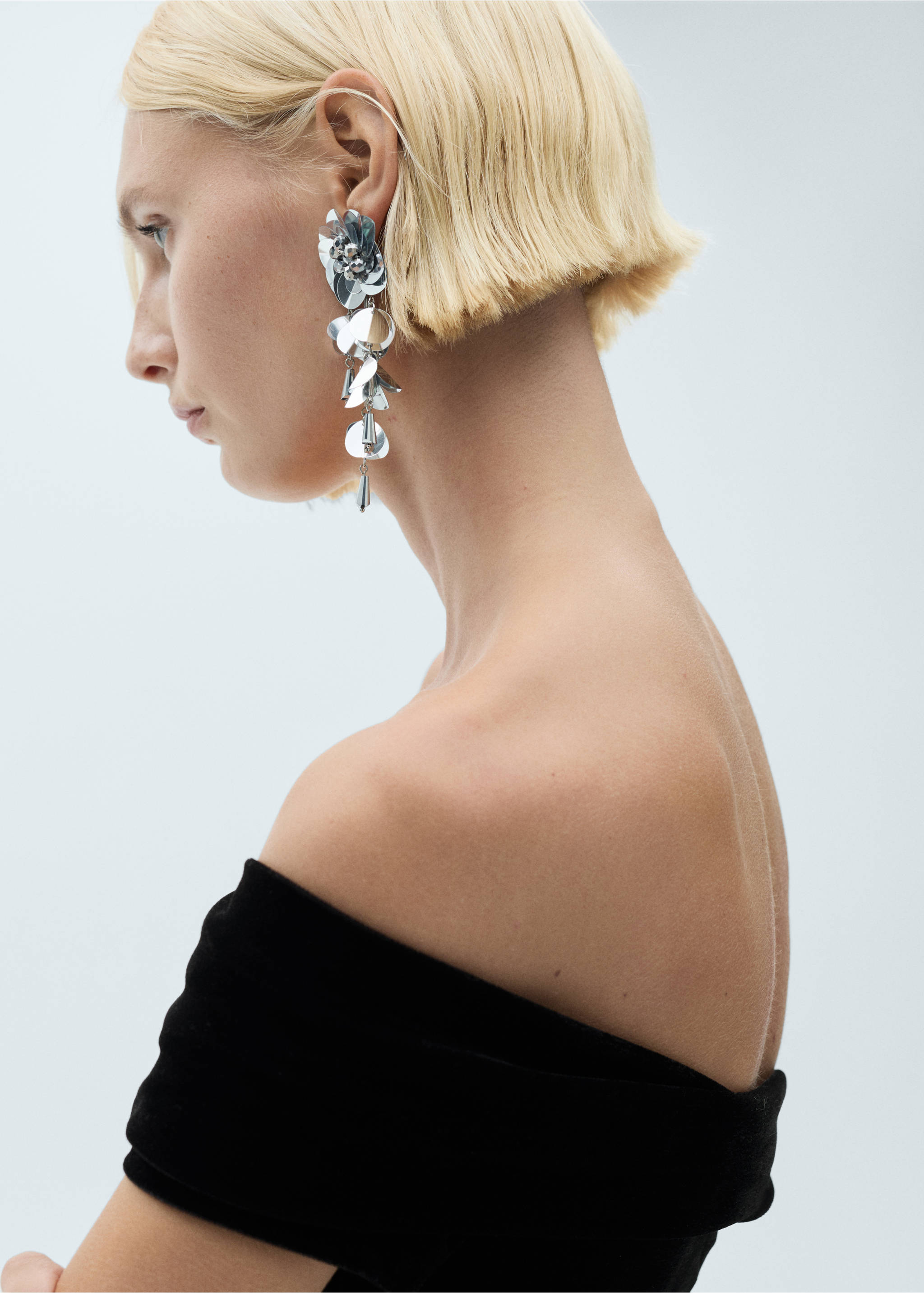 Asymmetric velvet bodysuit - Details of the article 1, Black. Ref: 77099060-00.