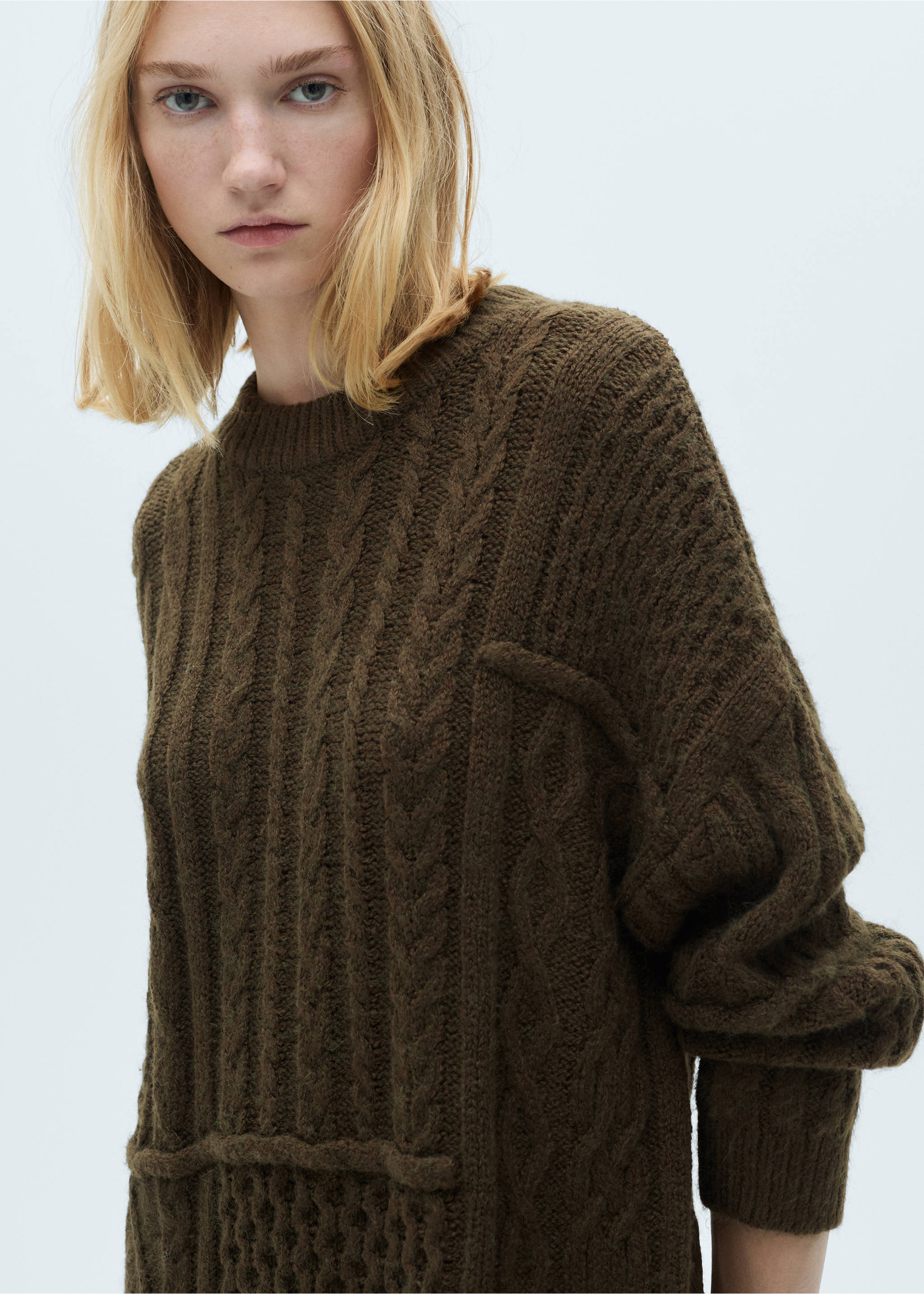 Cable knit dress - Details of the article 1, Khaki. Ref: 77099066-00.