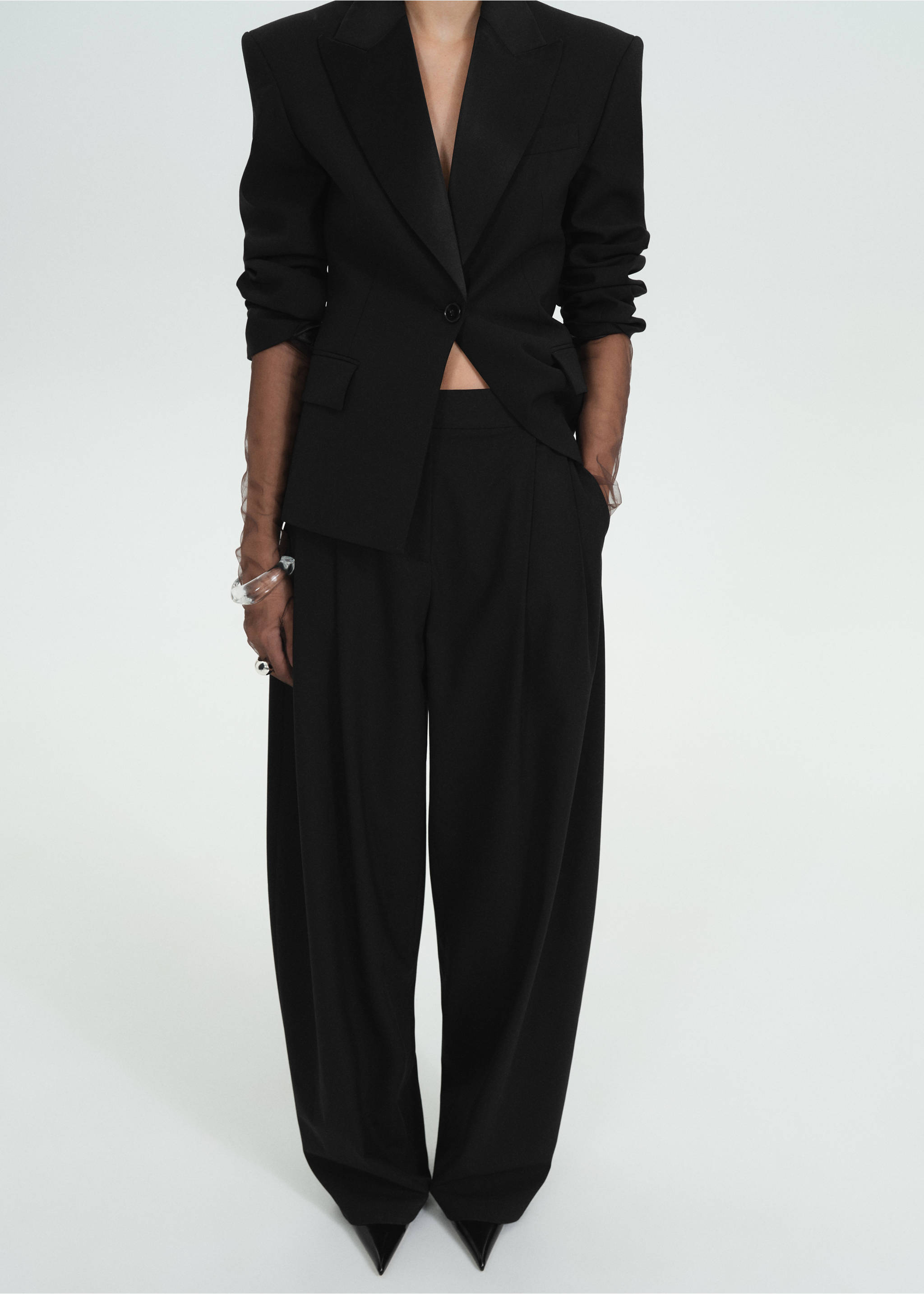 Pleat detail wool trousers - Medium plane, Black. Ref: 77099070-00.