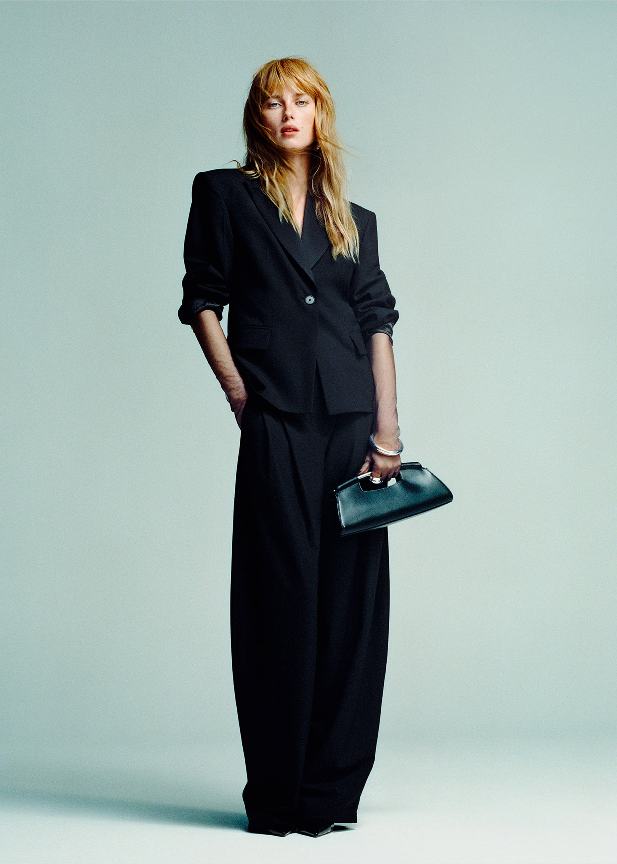 Pleat detail wool trousers - Details of the article 6, Black. Ref: 77099070-00.